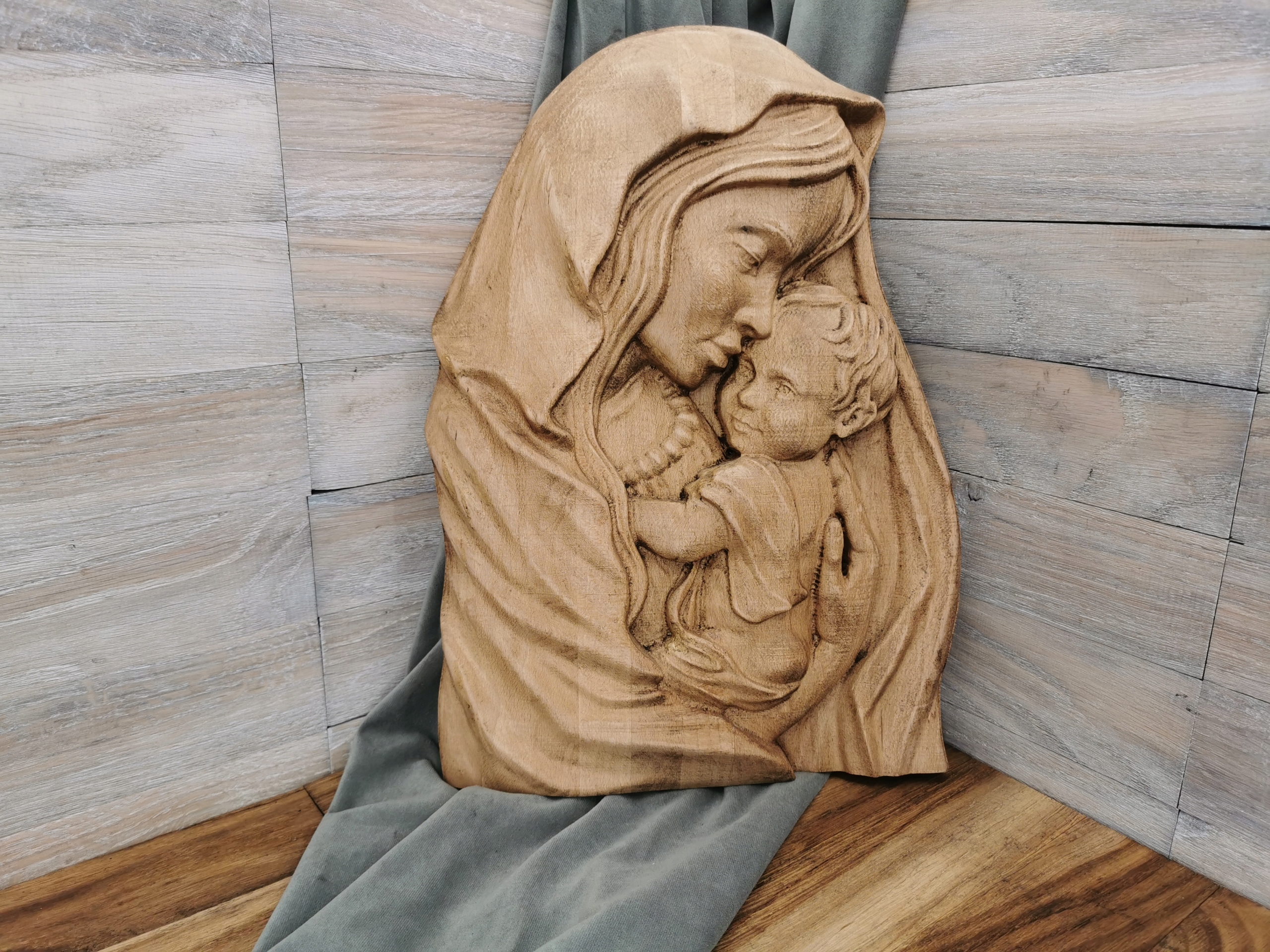 Obraz ze dřeva reliéf dárek svatba Madona Maria s dítětem 40