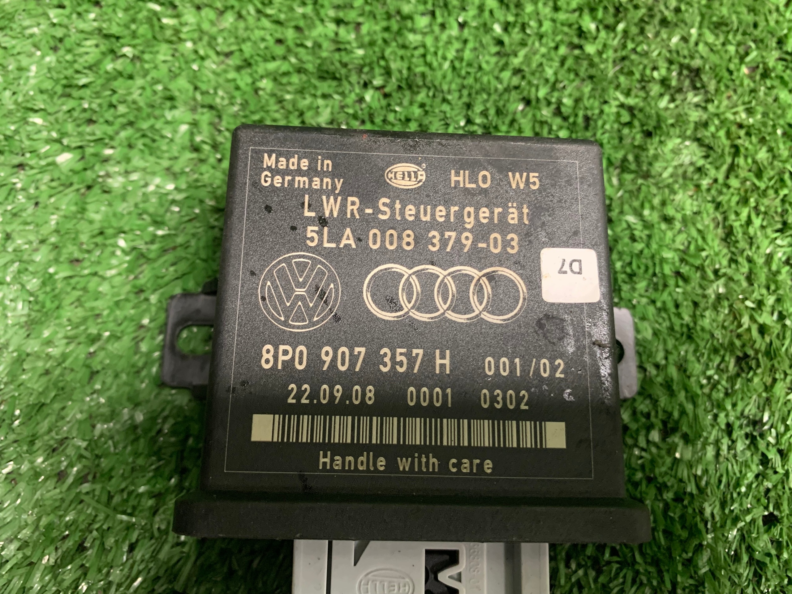 AUDI A6 C6 LIFT module unité de commande électronique uce feux 8P0907357H