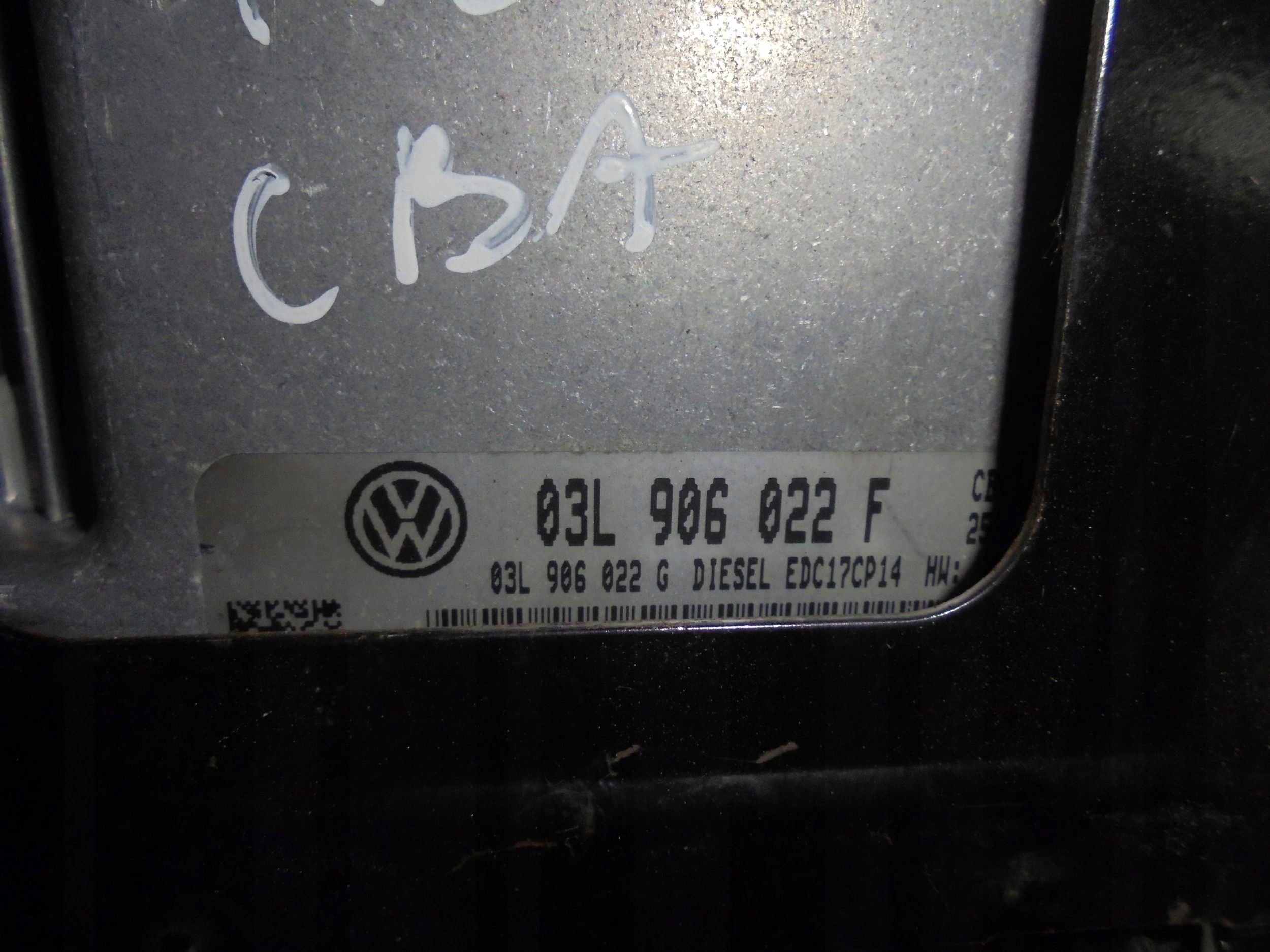 VW TIGUAN 5N 2.0 TDI computer control unit of the engine 03l906022F