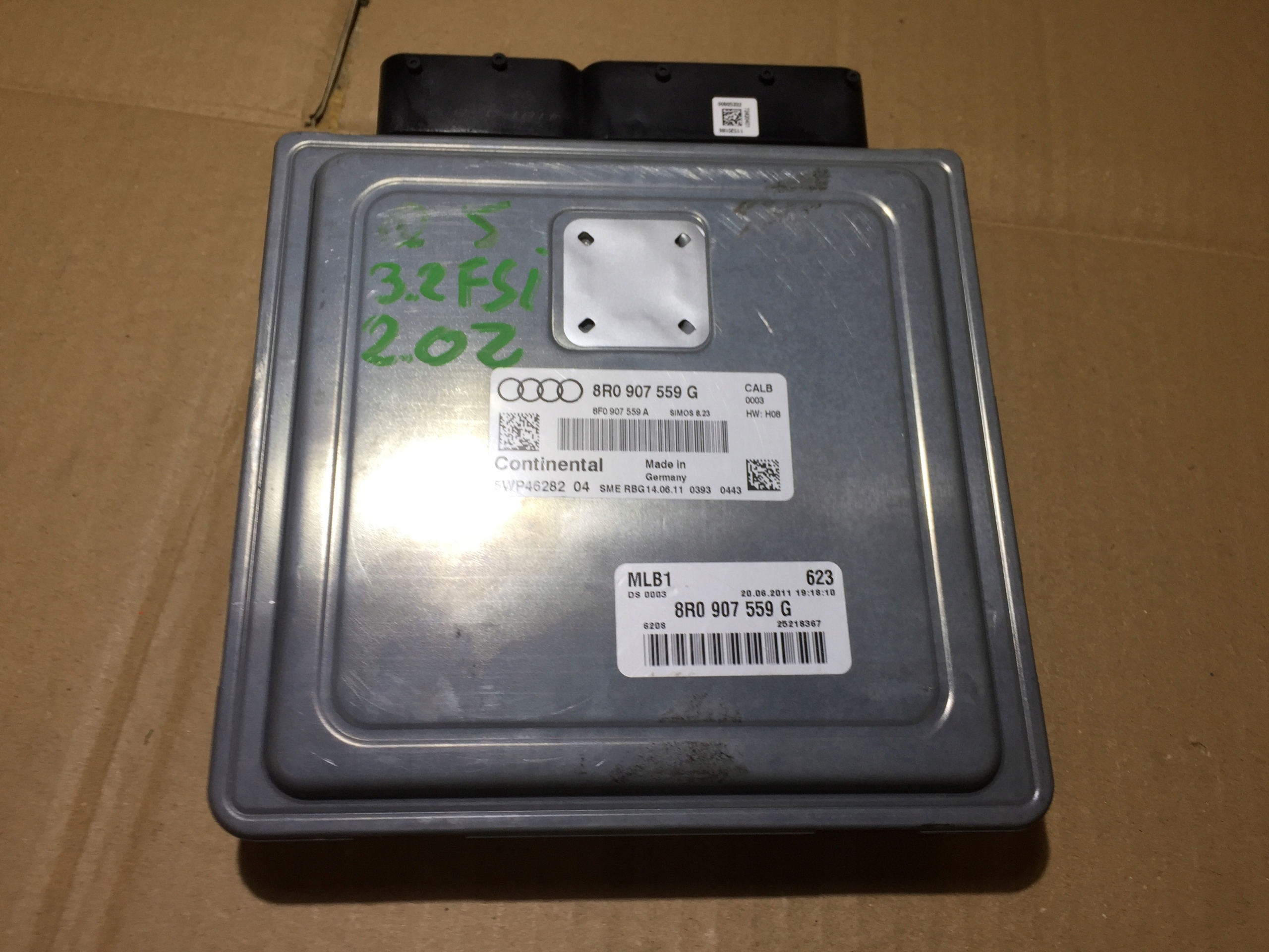 AUDI Q5 3.2 FSI Computer Bedienteil DES MOTORS 8R0907559G