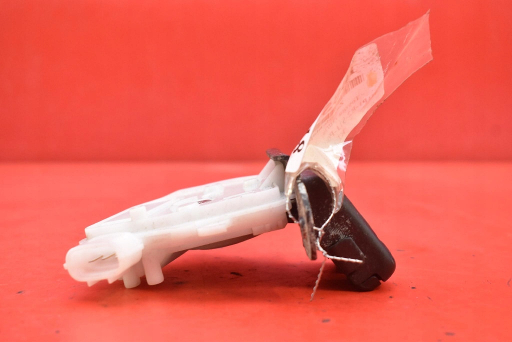 lock bonnet rear part boot TOYOTA AURIS 2 II KOMBI 12-15