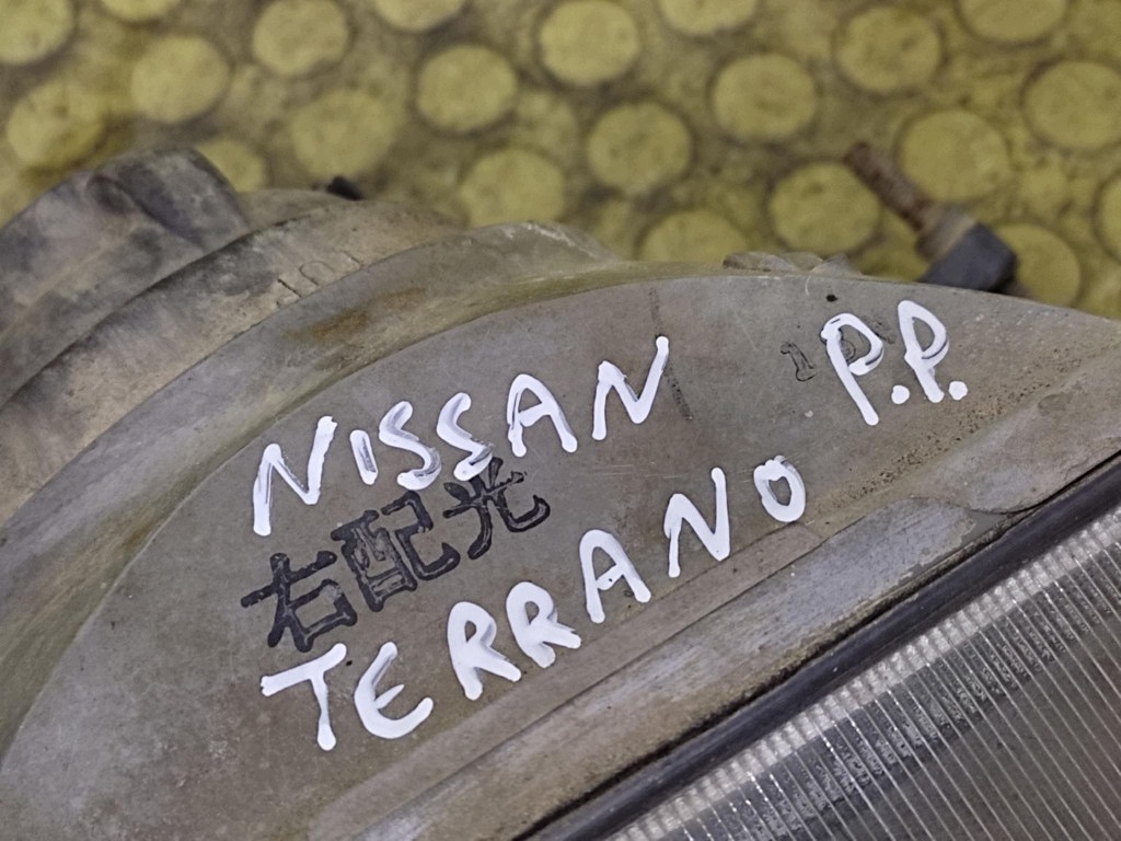 NISSAN TERRANO and REFLEKTOR light right front