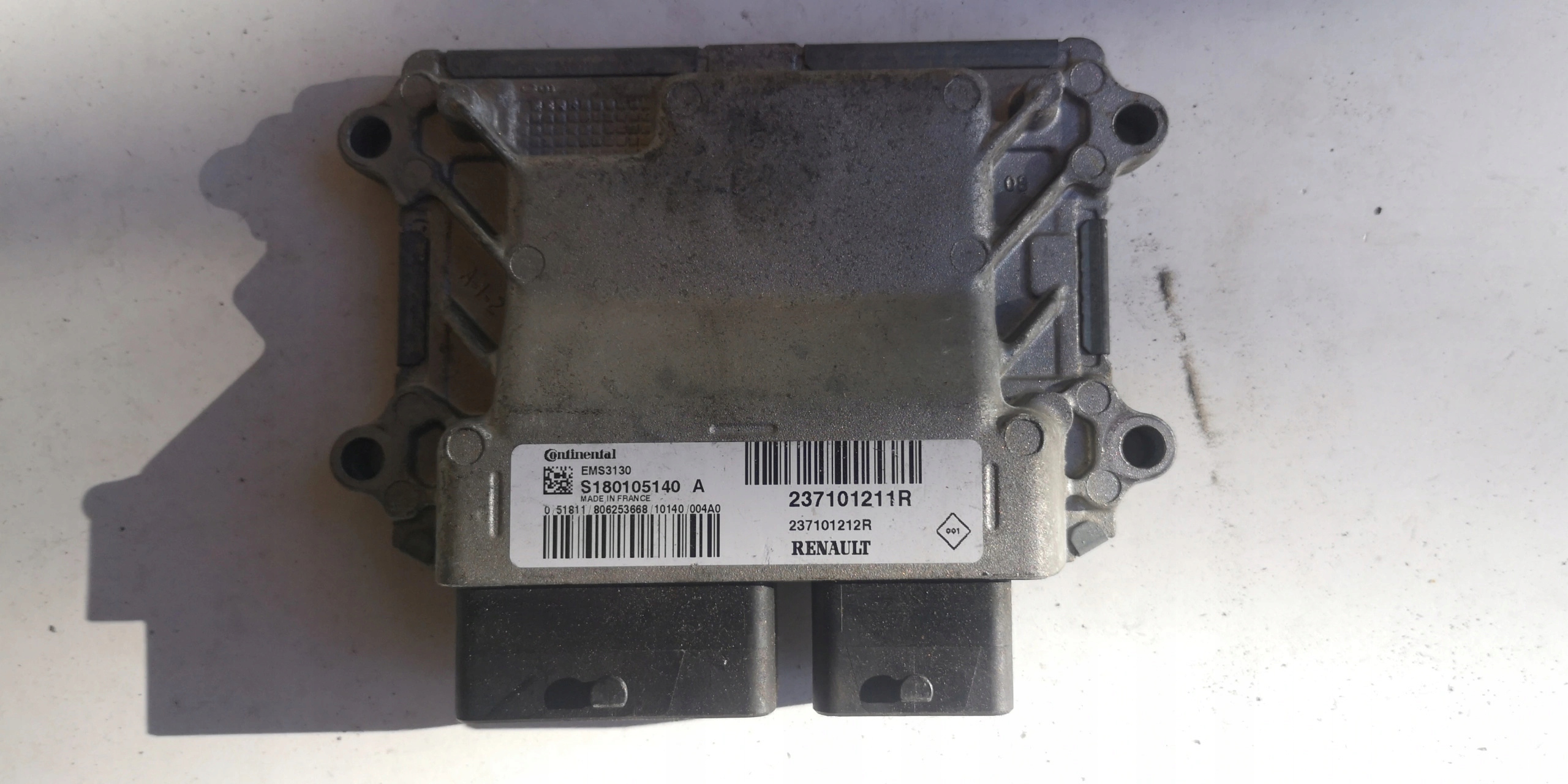 DACIA RENAULT computer ECU 237101211R 237101212R S