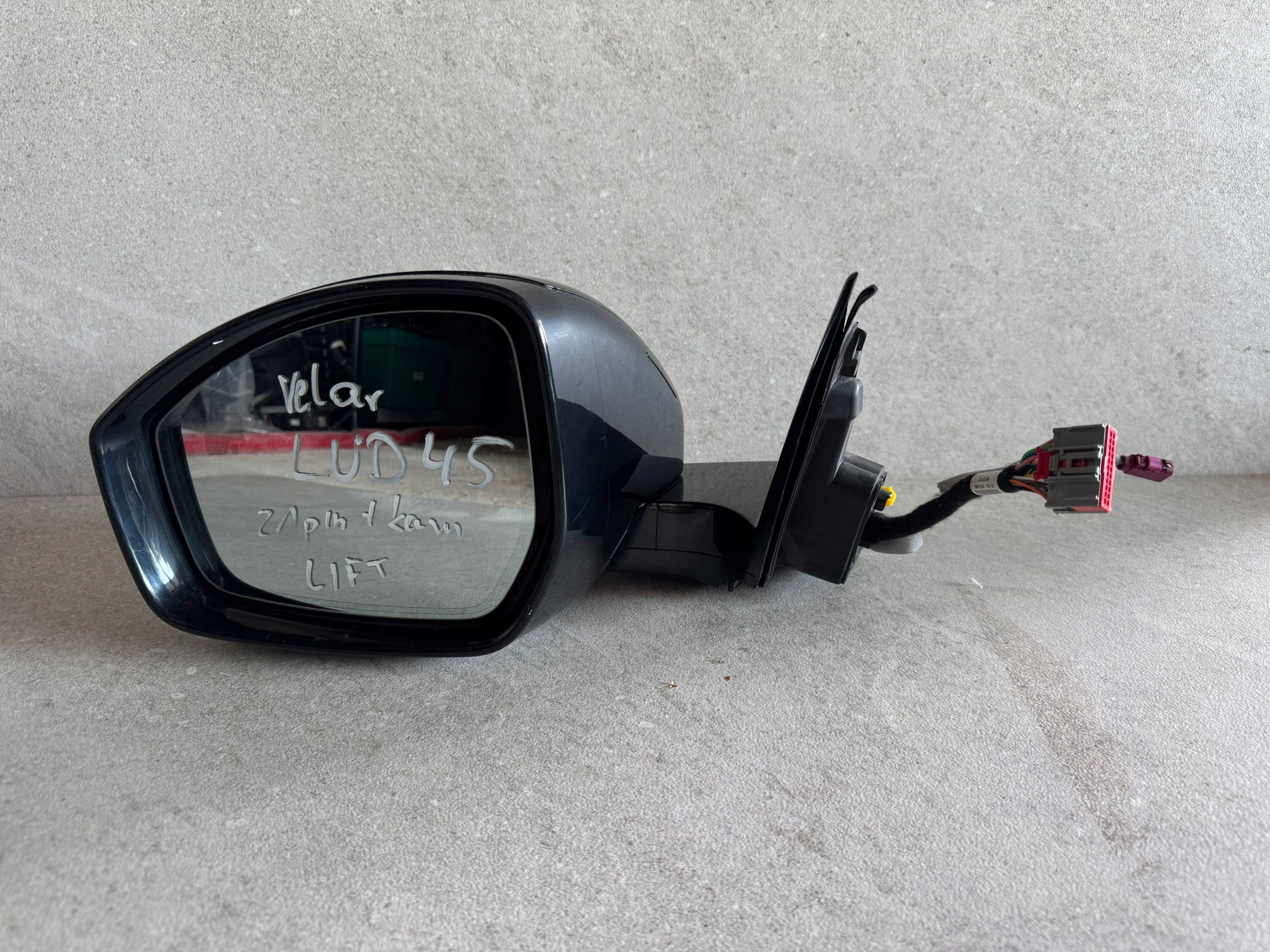 Range Rover Velar L560 зеркало рестайлинг левое 21PIN европа