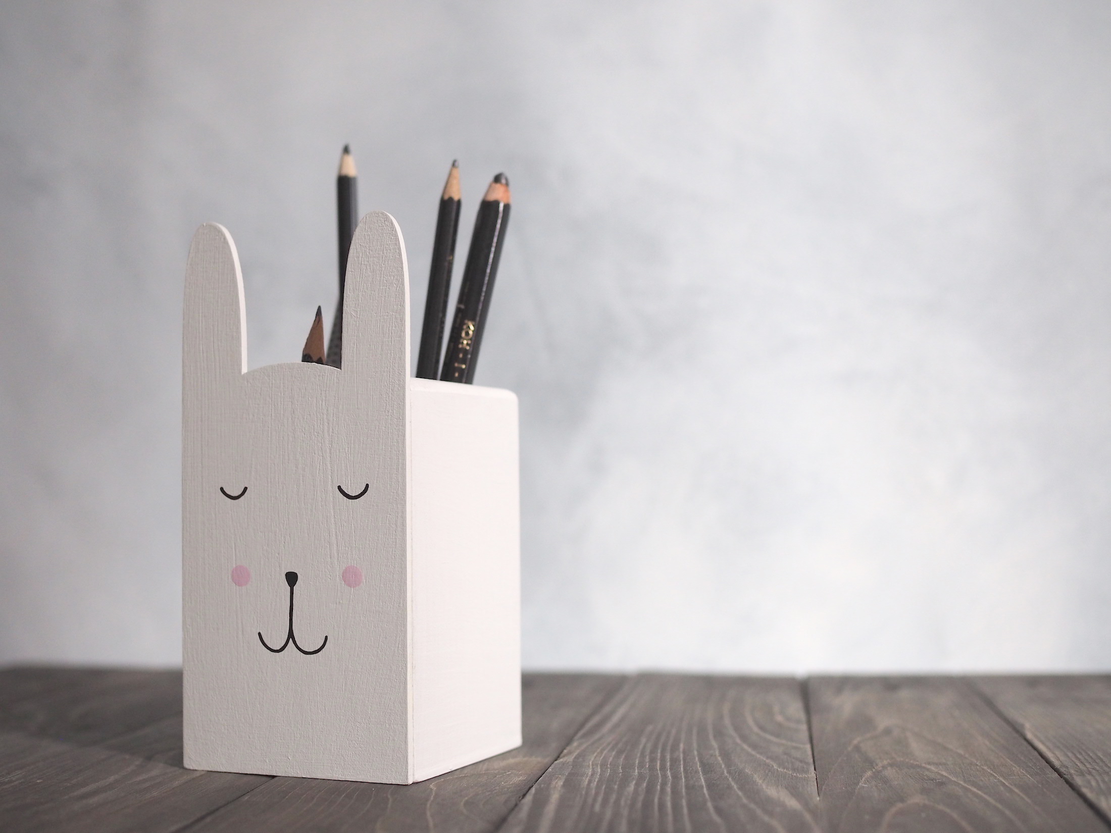 nádoba na náčiní pastelky Bílý králík Velký