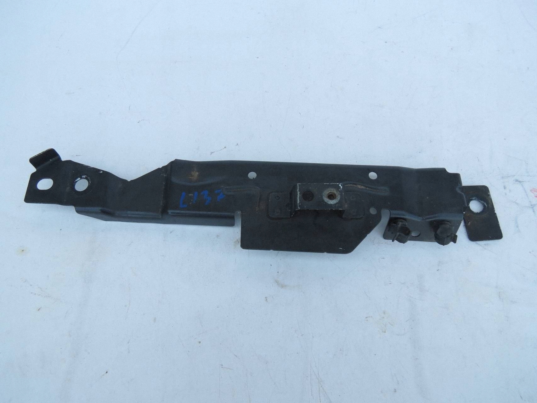 Support plaque Poignée Gauche Aile VOLVO S90 V90 31416626