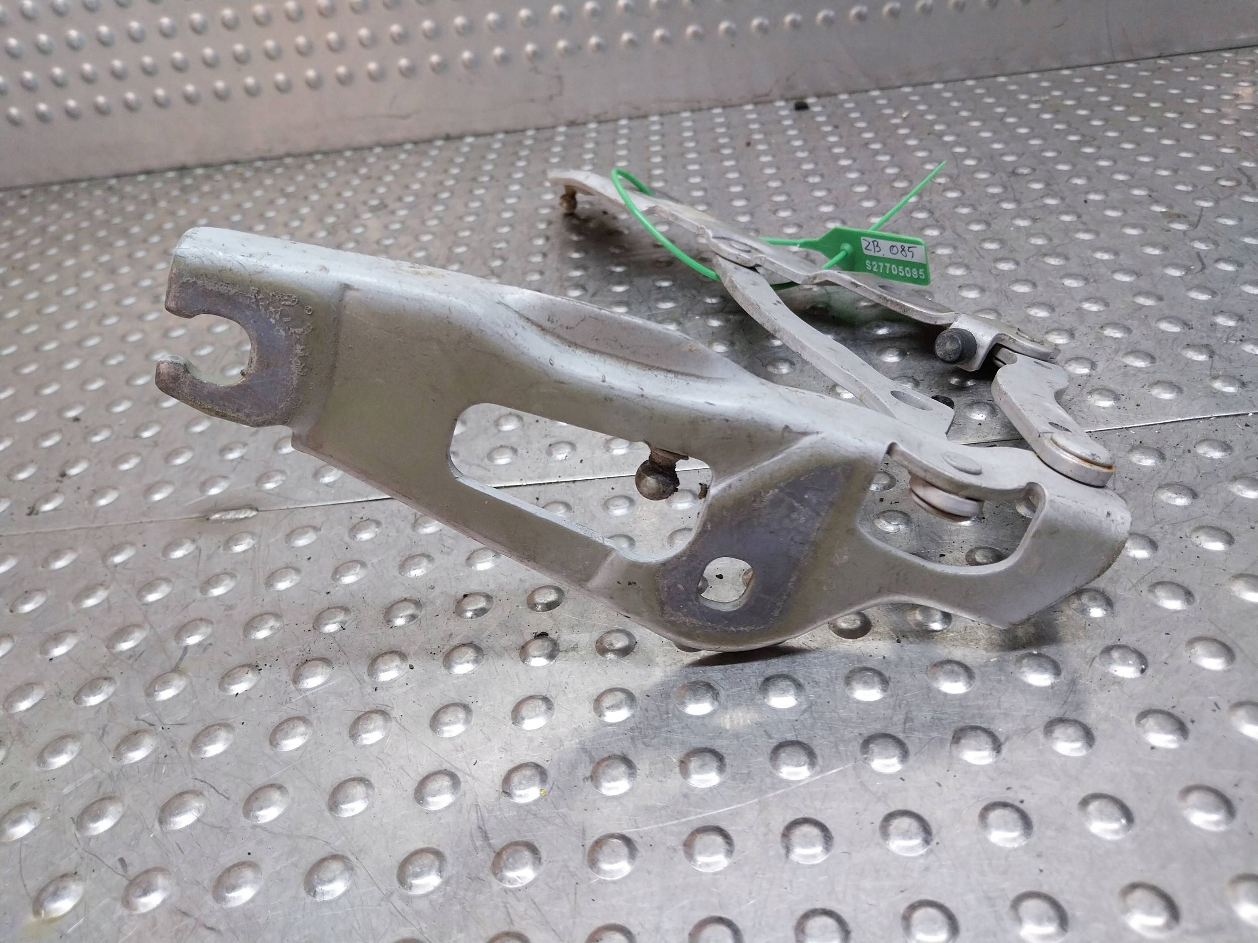 hinge bonnet boot left 7060627 BMW E90 E91 E92 E93