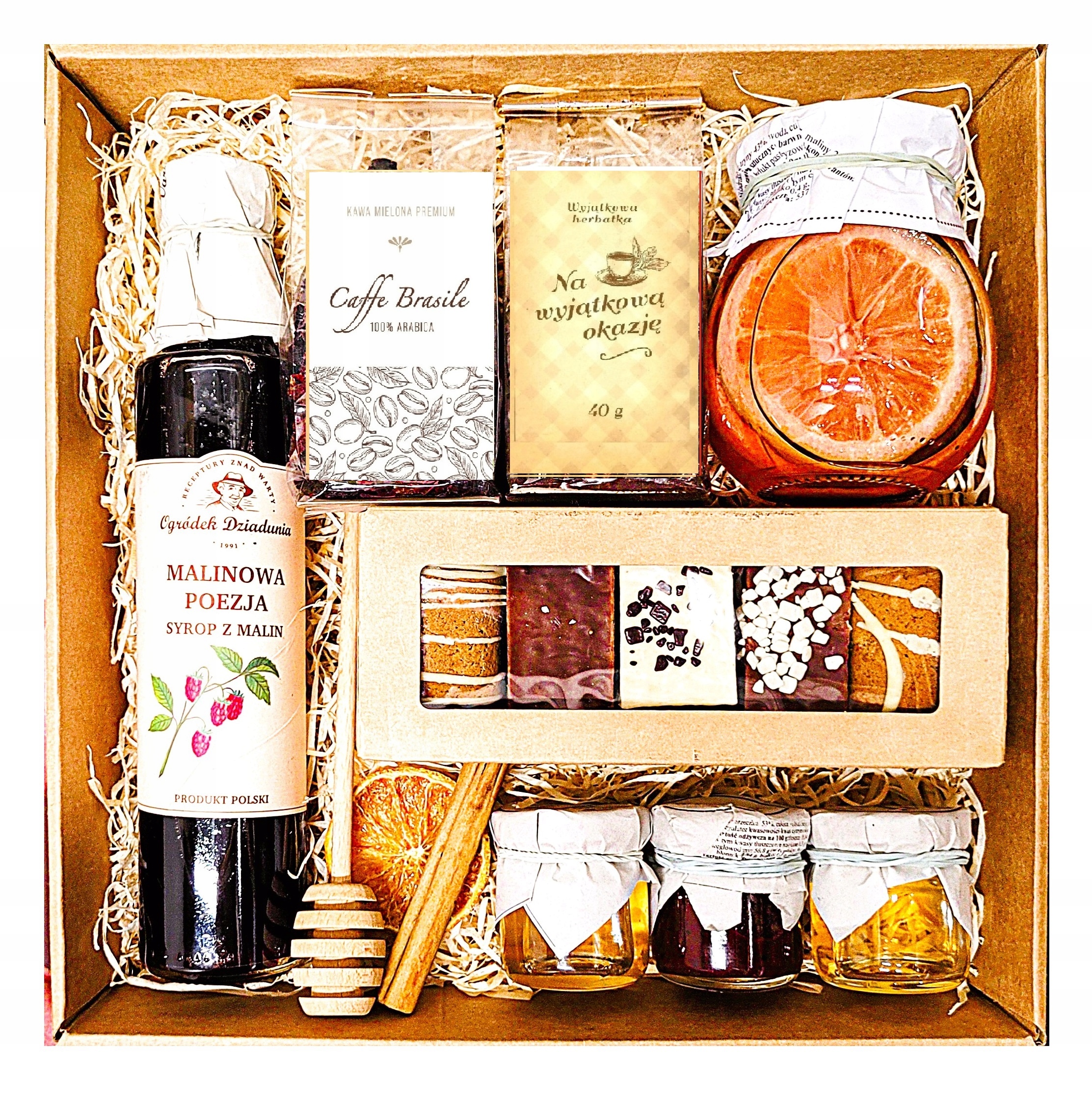 Levně Koš Dárkový Box Dárek Dárkové Balení Čaje Káva Malinový Sirup Perníky
