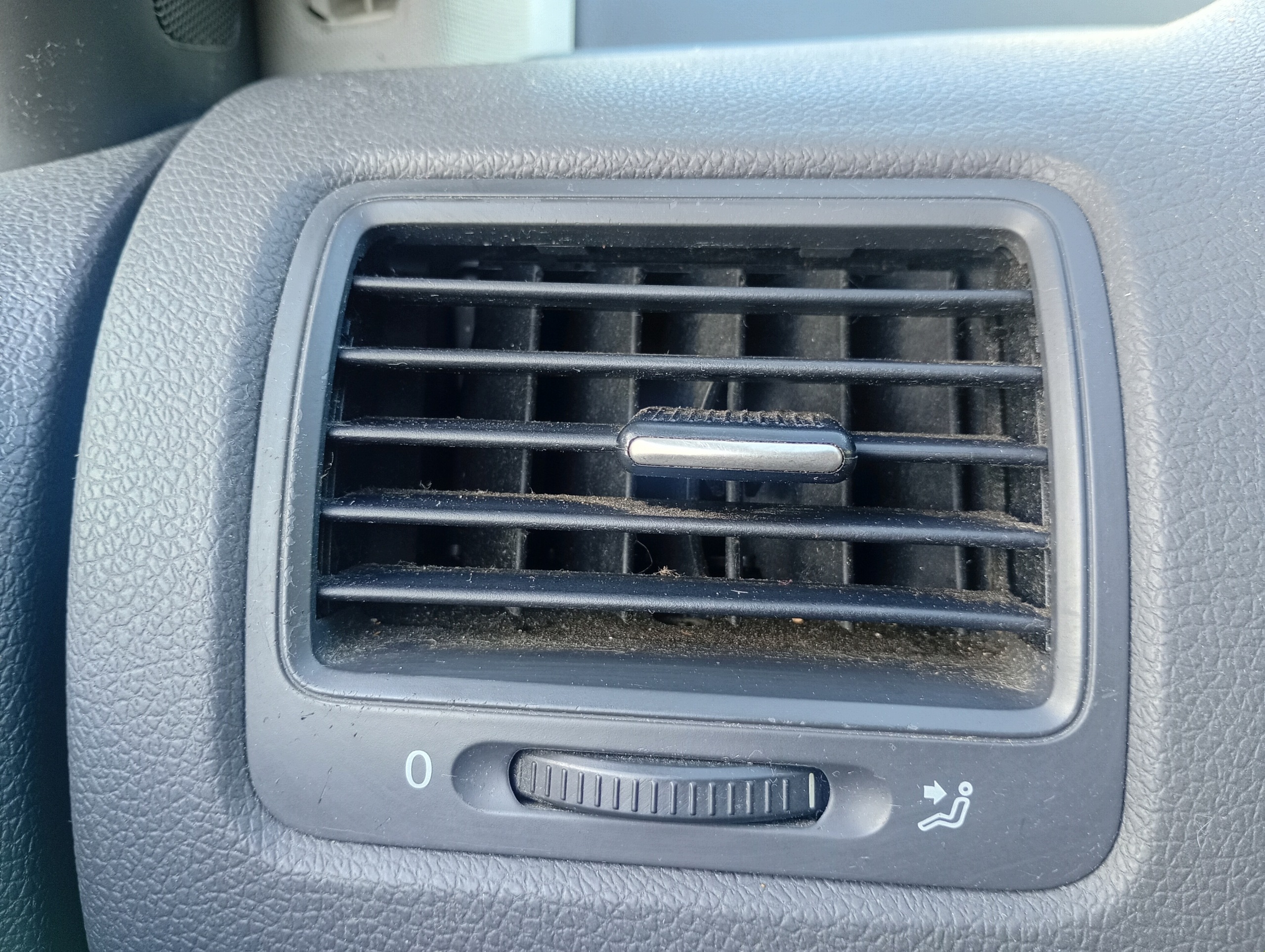 grid air conditioning devices air left driver´s VW Golf V 5 04-08