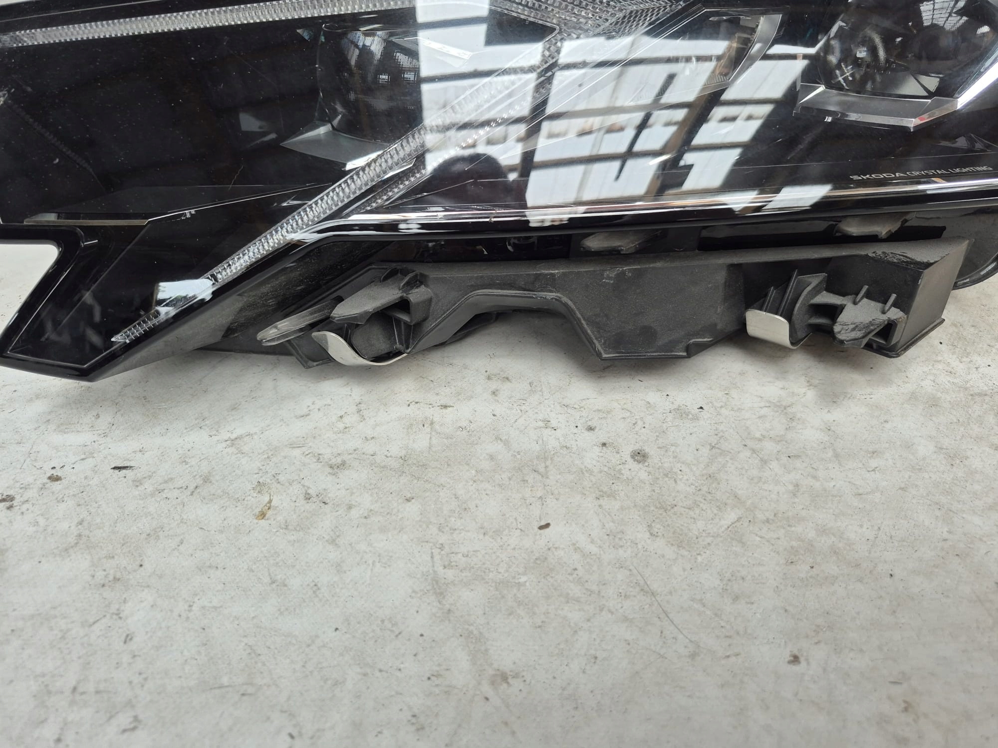 SKODA OCTAVIA IV 4 5E4 LIFT 24- light left front front FULL LED