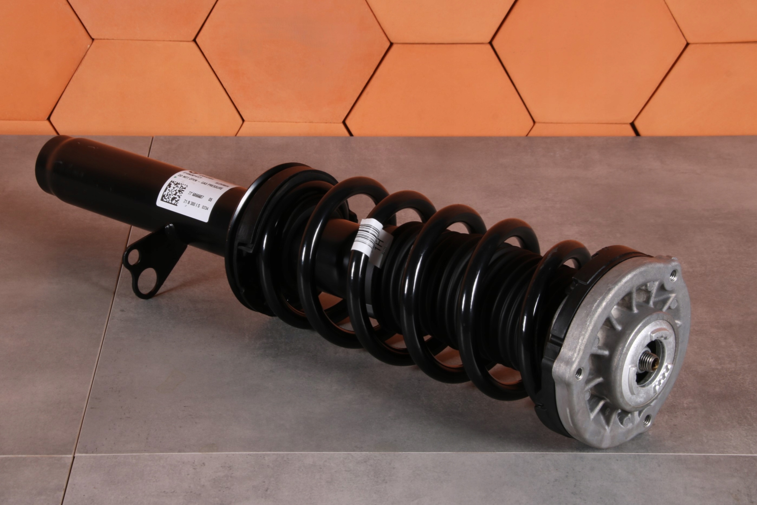 BMW 5 G30 G30 LCI shock absorber left front front XDRIVE 6866607 24 km !!!