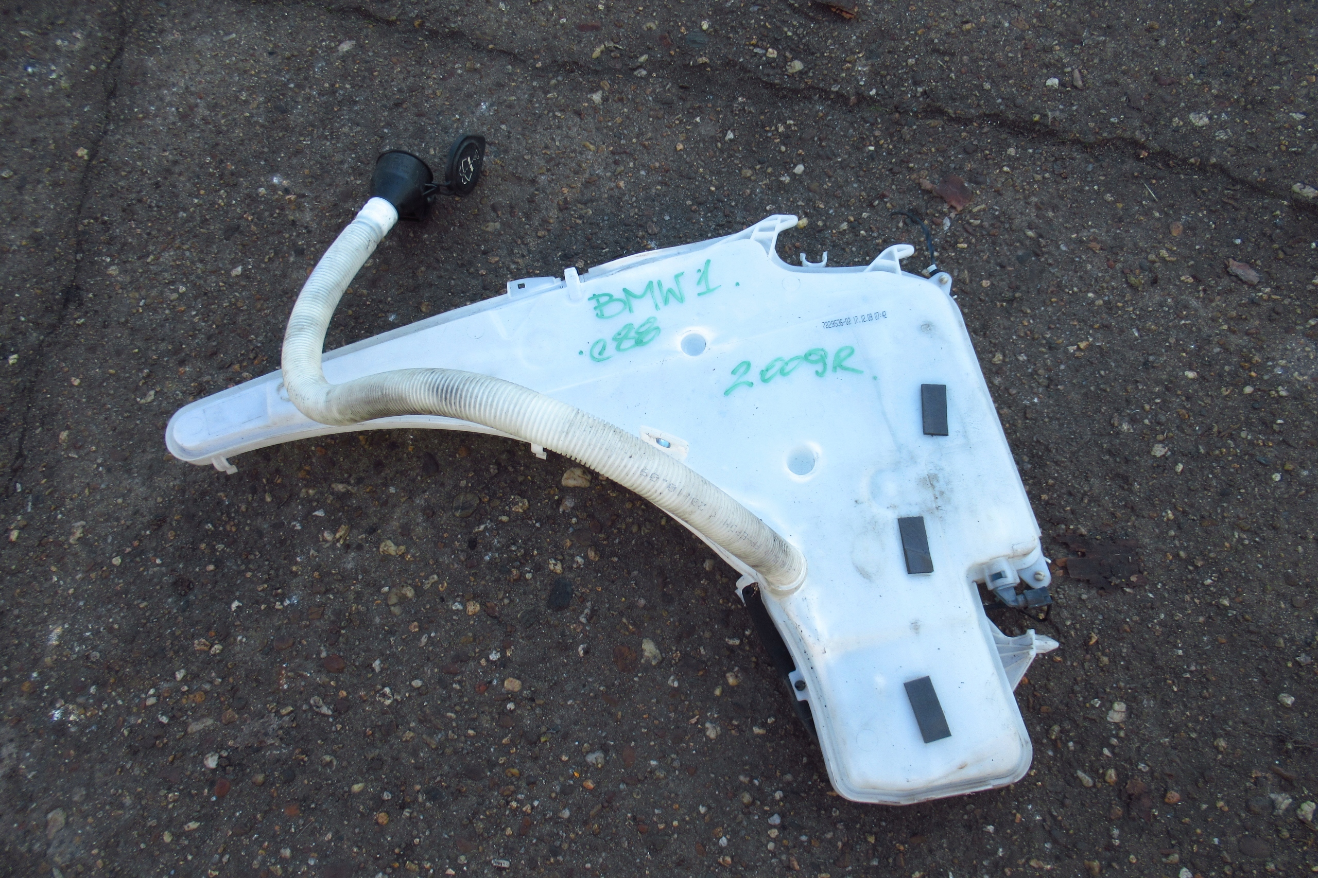 BMW E88 E82 09R washer fluid tank KPL
