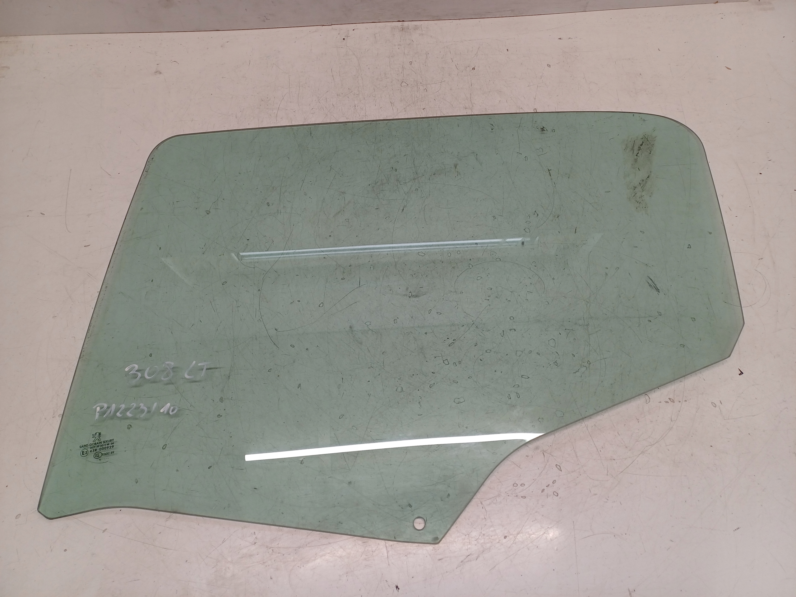 PEUGEOT 308 07-13 HB 5D SZYBA LEWA TYŁ ...1