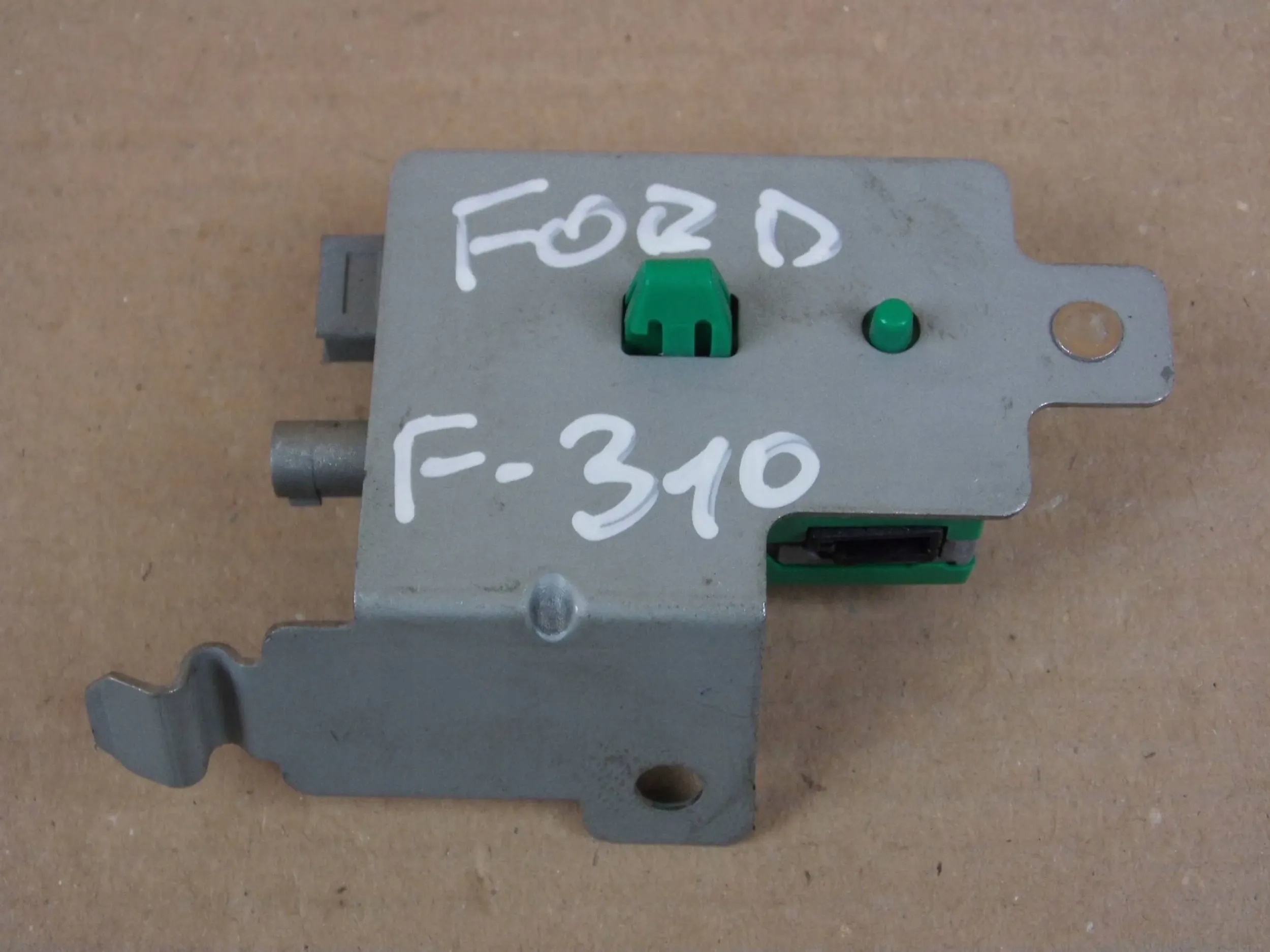Ford Fiesta MK7 module amplifier anteny BA6T-18C847-AB