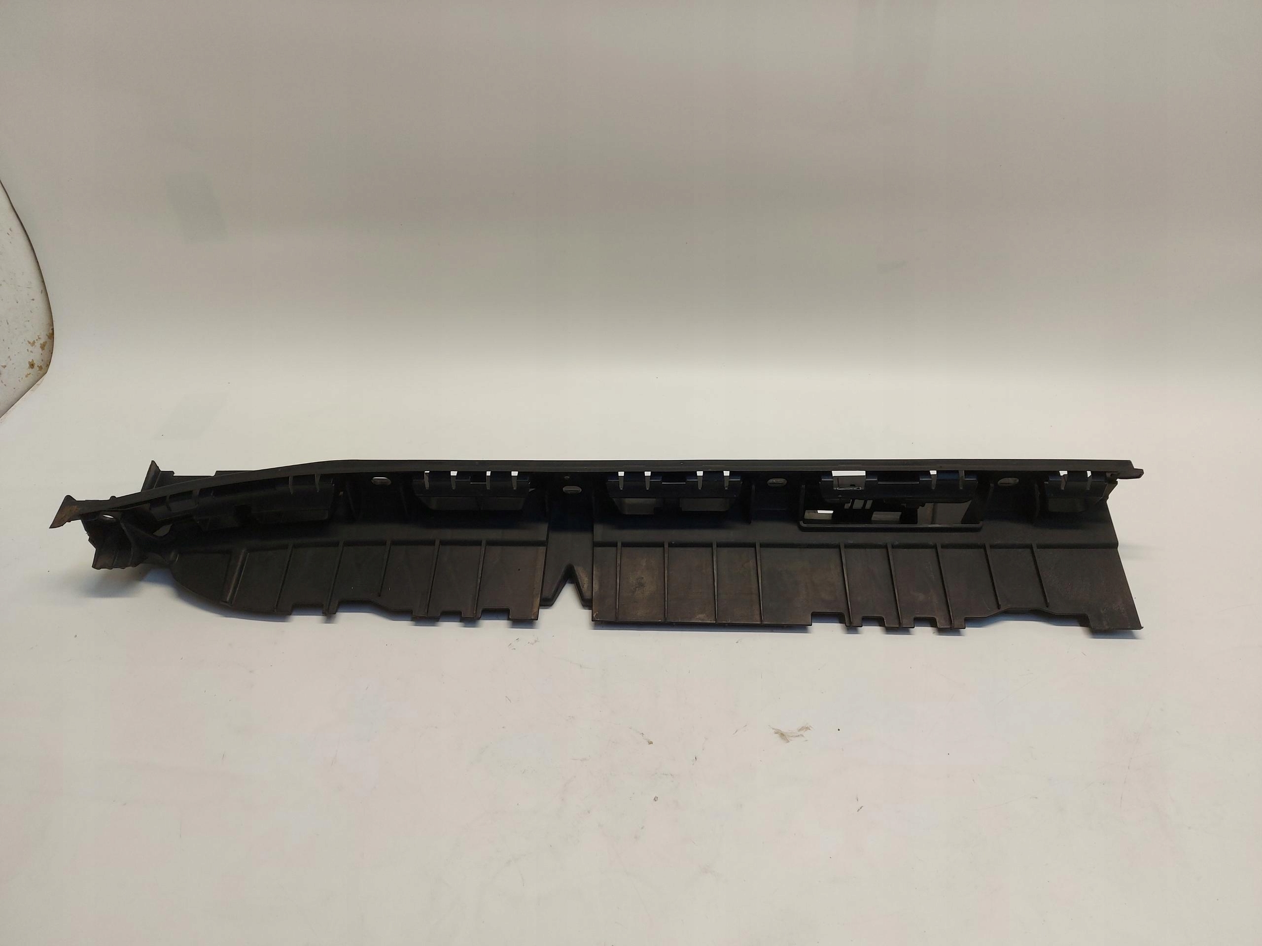 PORSCHE MACAN S 95B Support plaque Jupes Arrière Droit 95B854538