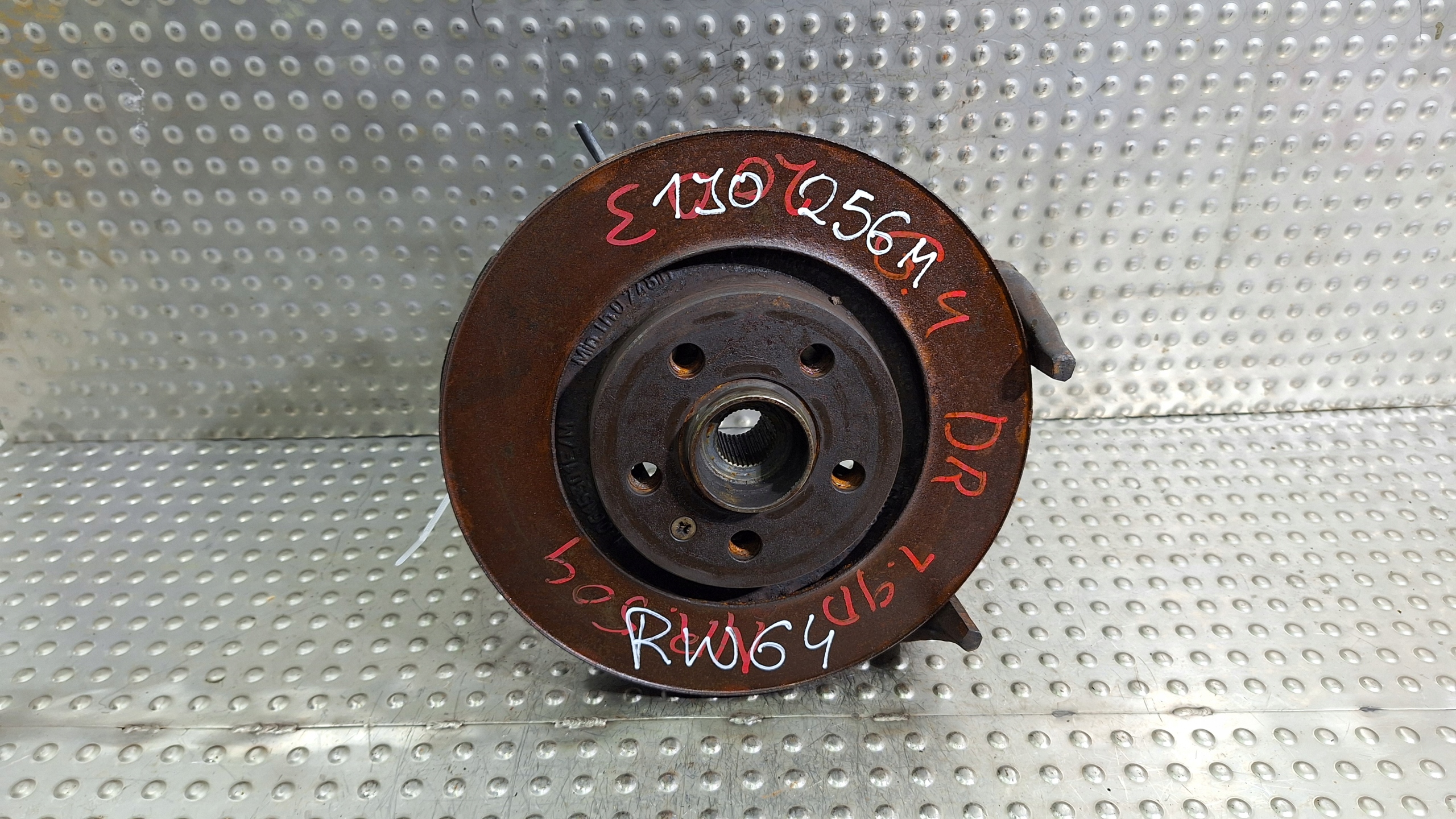 Mozzo FUSELLO Destra Anteriore 1J0407256M VW GOLF IV A3 8L OCTAVIA e LEON e 1.8B