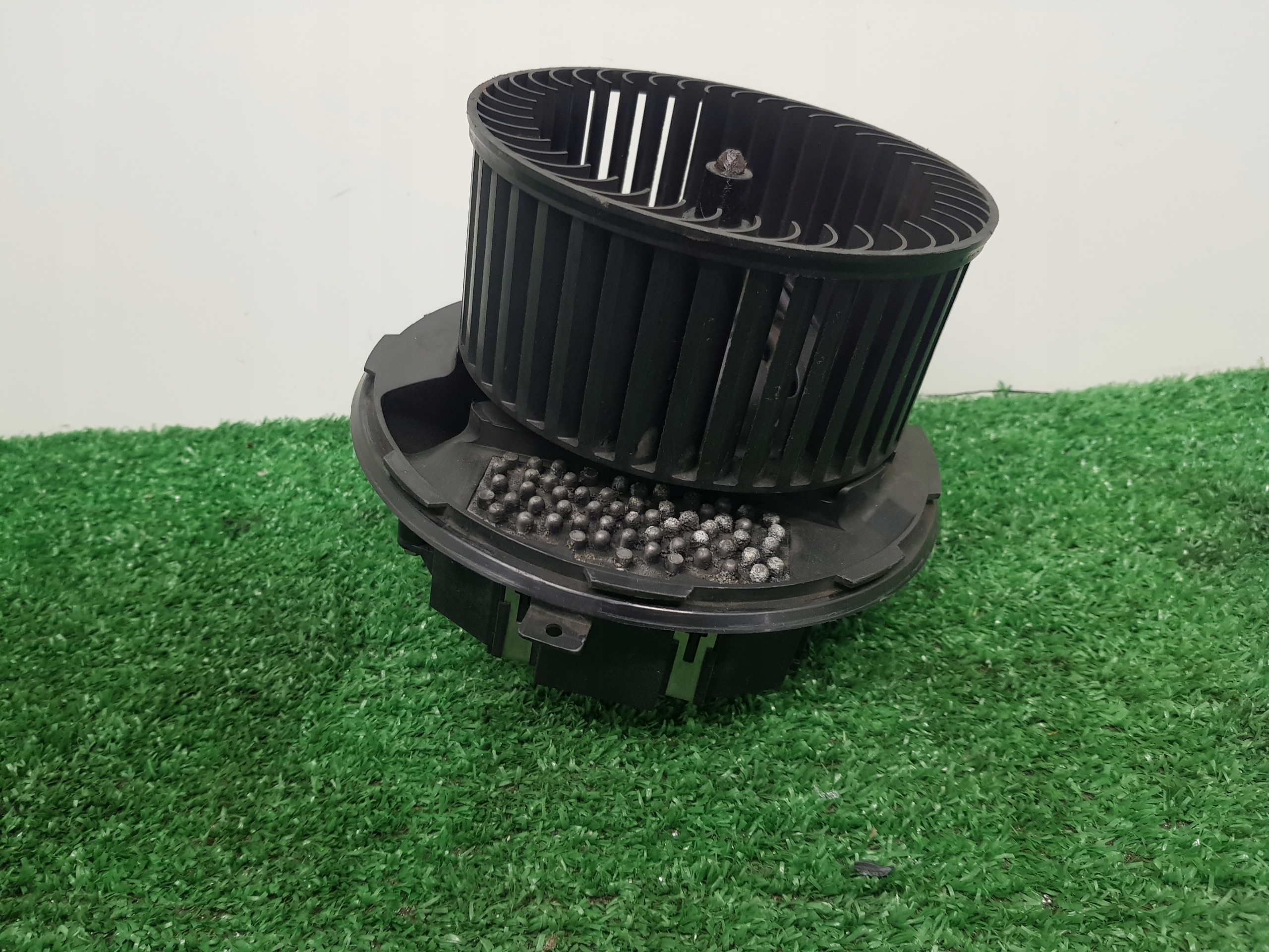 ventilator rešetka ventilacije VOLKSWAGEN TOURAN 1 1K1820015D