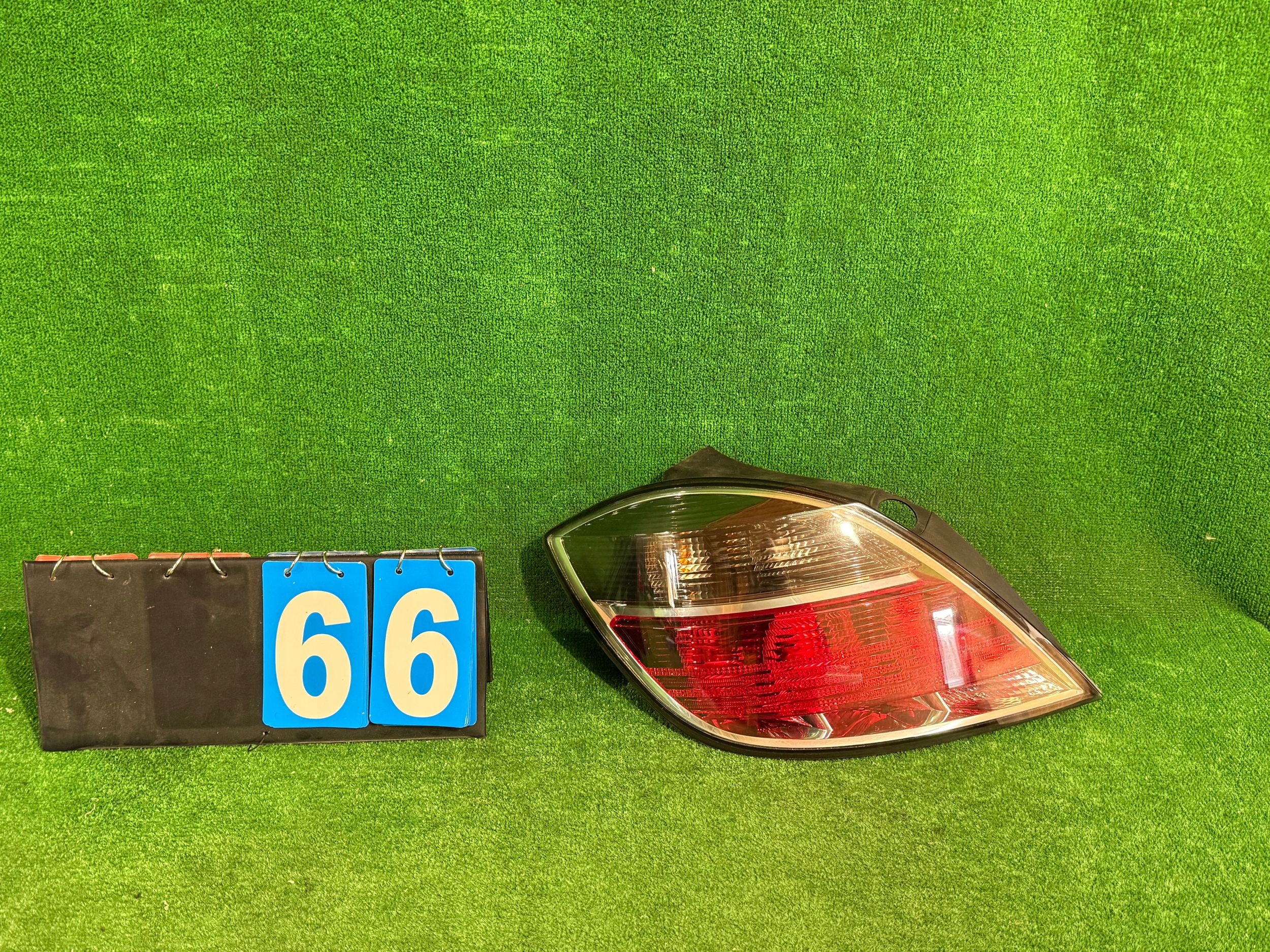 Licht heck hinten links OPEL ASTRA H HB NR:66
