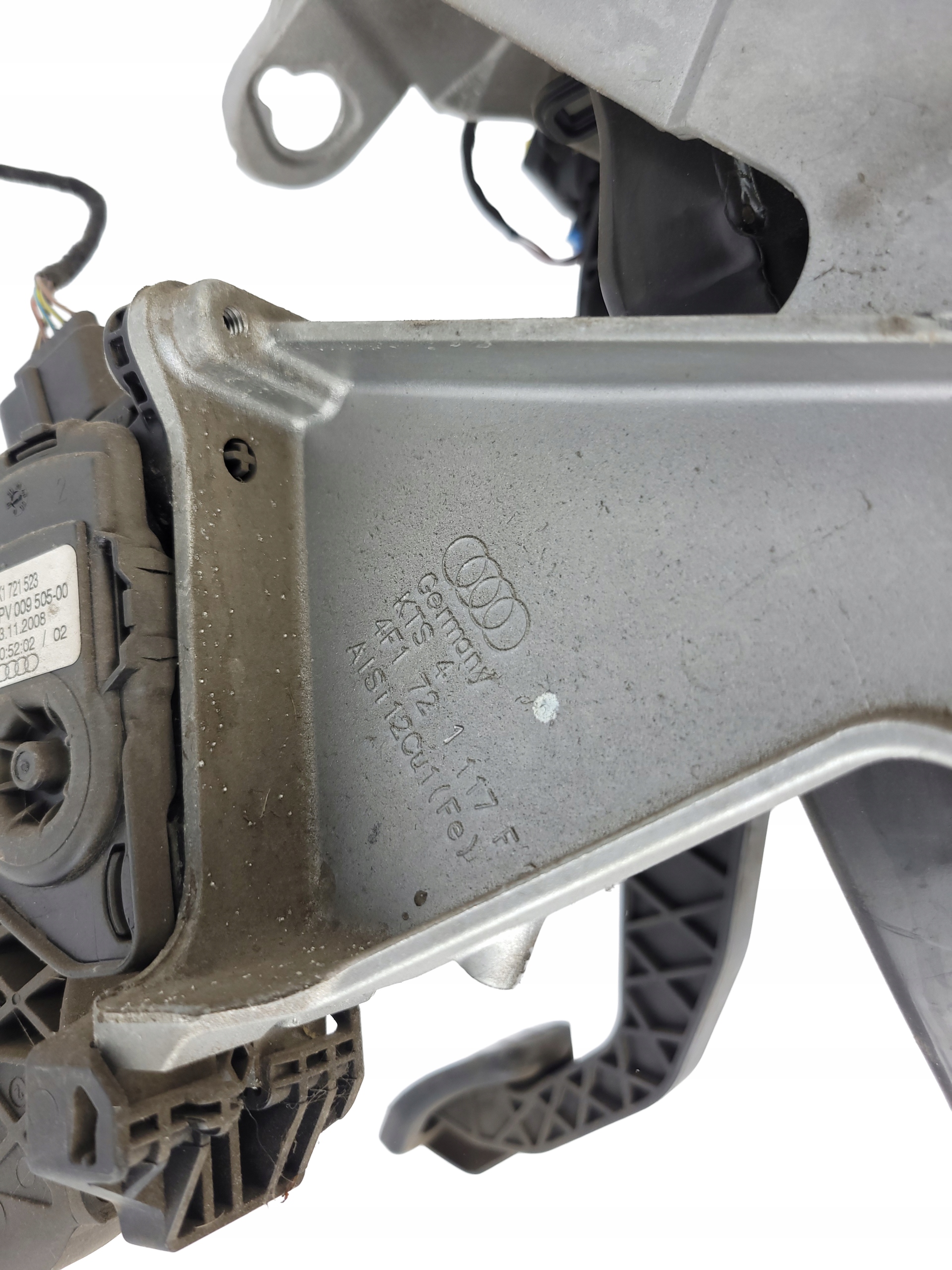 Audi A6 C6 РЕСТАЙЛИНГ Педали карты дверные механика педаль сцепления тормоза 4F1721117F