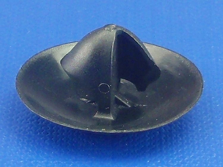 BMW E F G X3 X5 MINI Spinka 8mm wyciszenia maski Producent części Inny