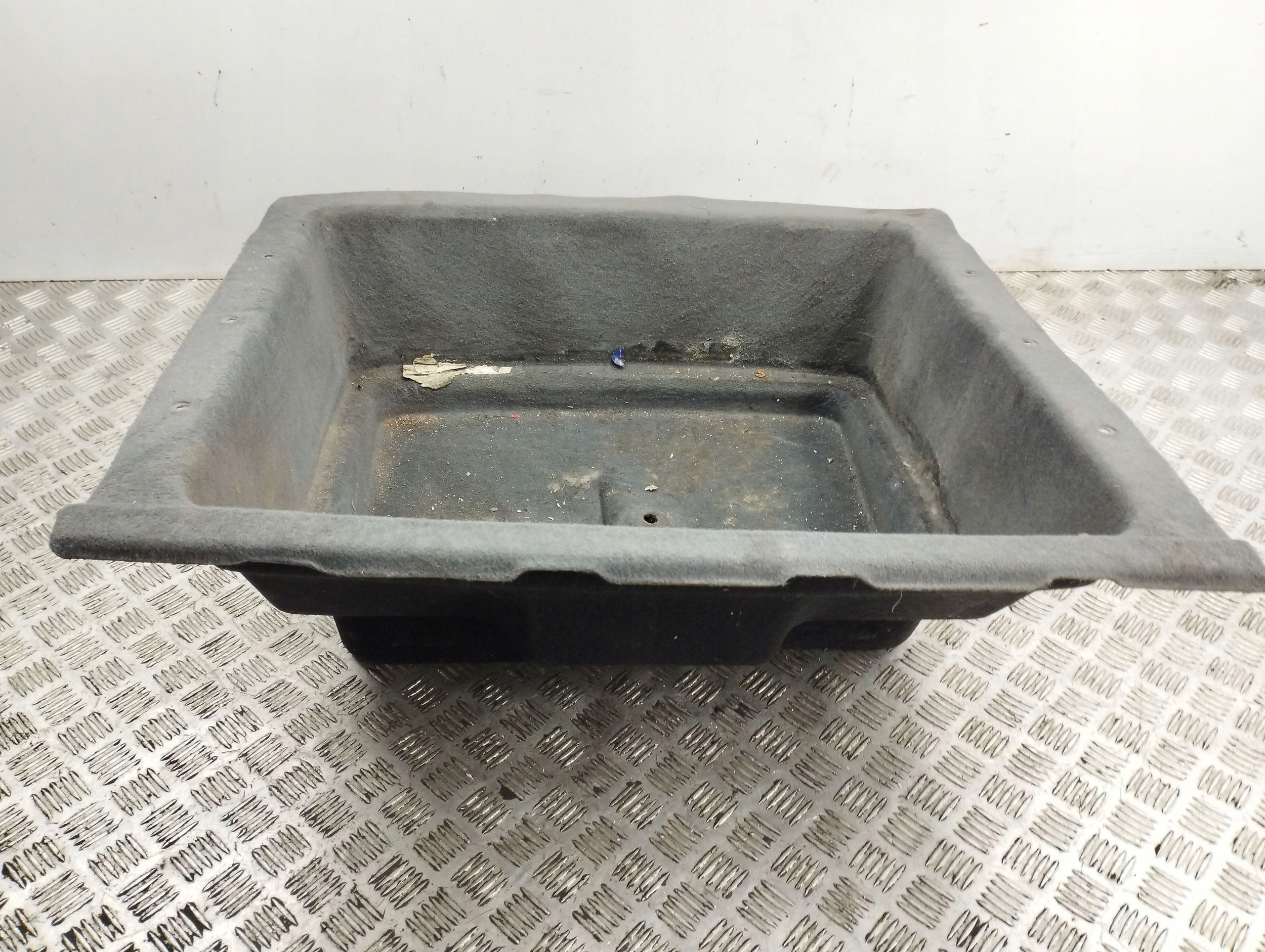 MASERATI QUATTROPORTE 2004 бардачок багажника