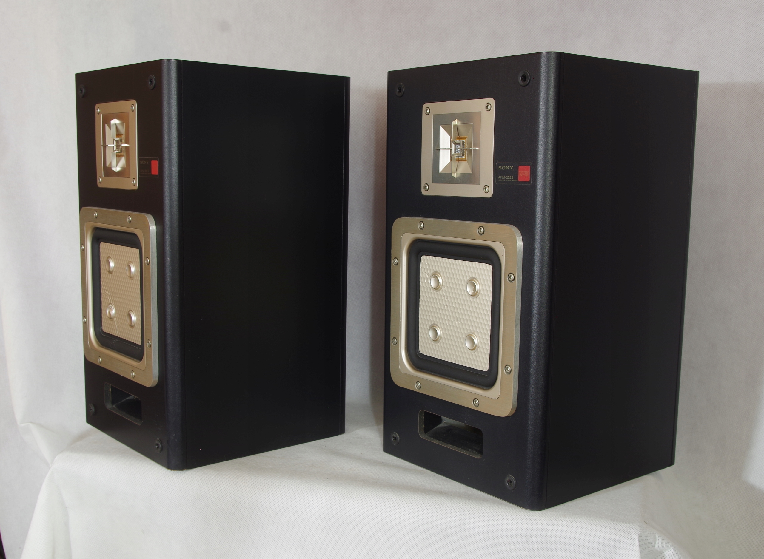 Sony APM-22ES, kolumny stereo Model APM-22ES