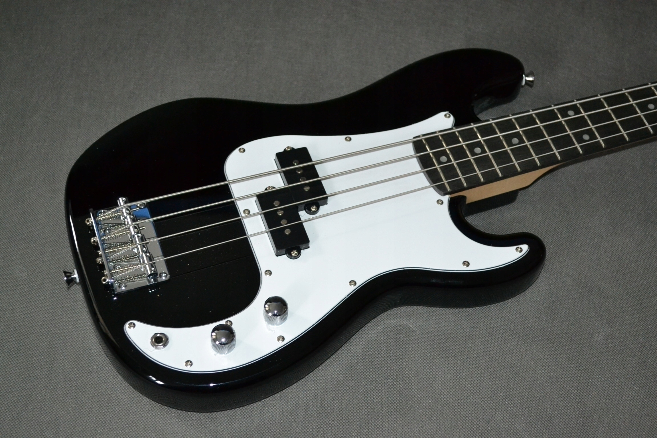 HARLEY BENTON PB-SHORTY BK NOWY BAS 3/4 USTAWIONY LUTNICZO Liczba strun 4