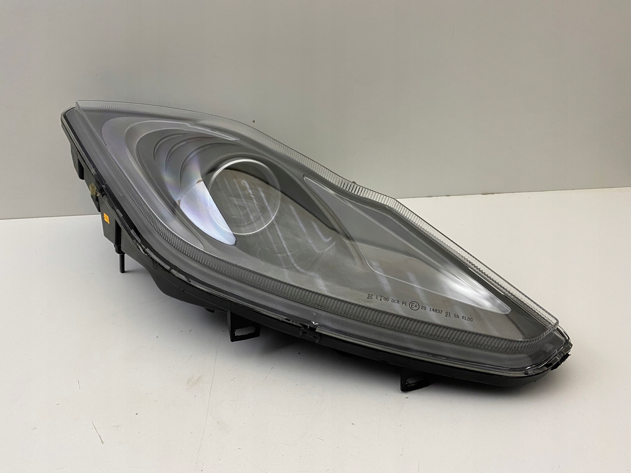 MCLAREN MP4 12C PRAWA LAMPA PRZÓD PRZEDNIA XENON