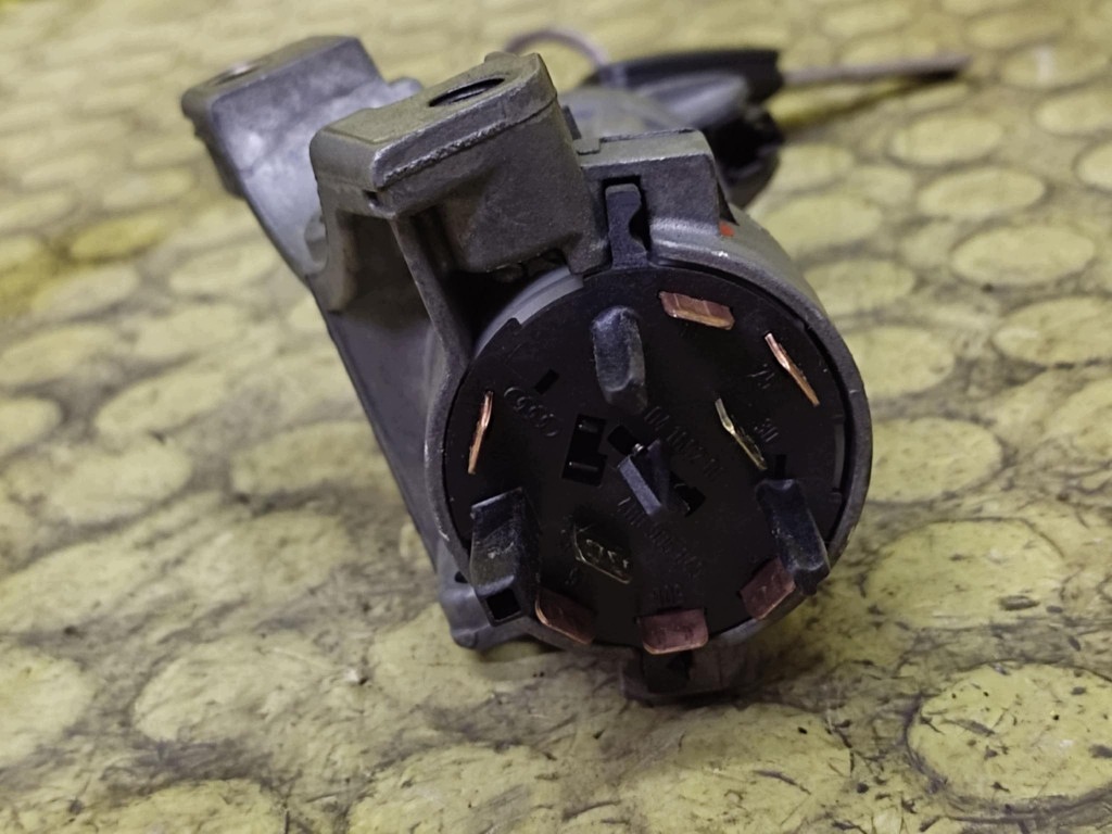 SKODA OCTAVIA and ignition key 4B0905851C