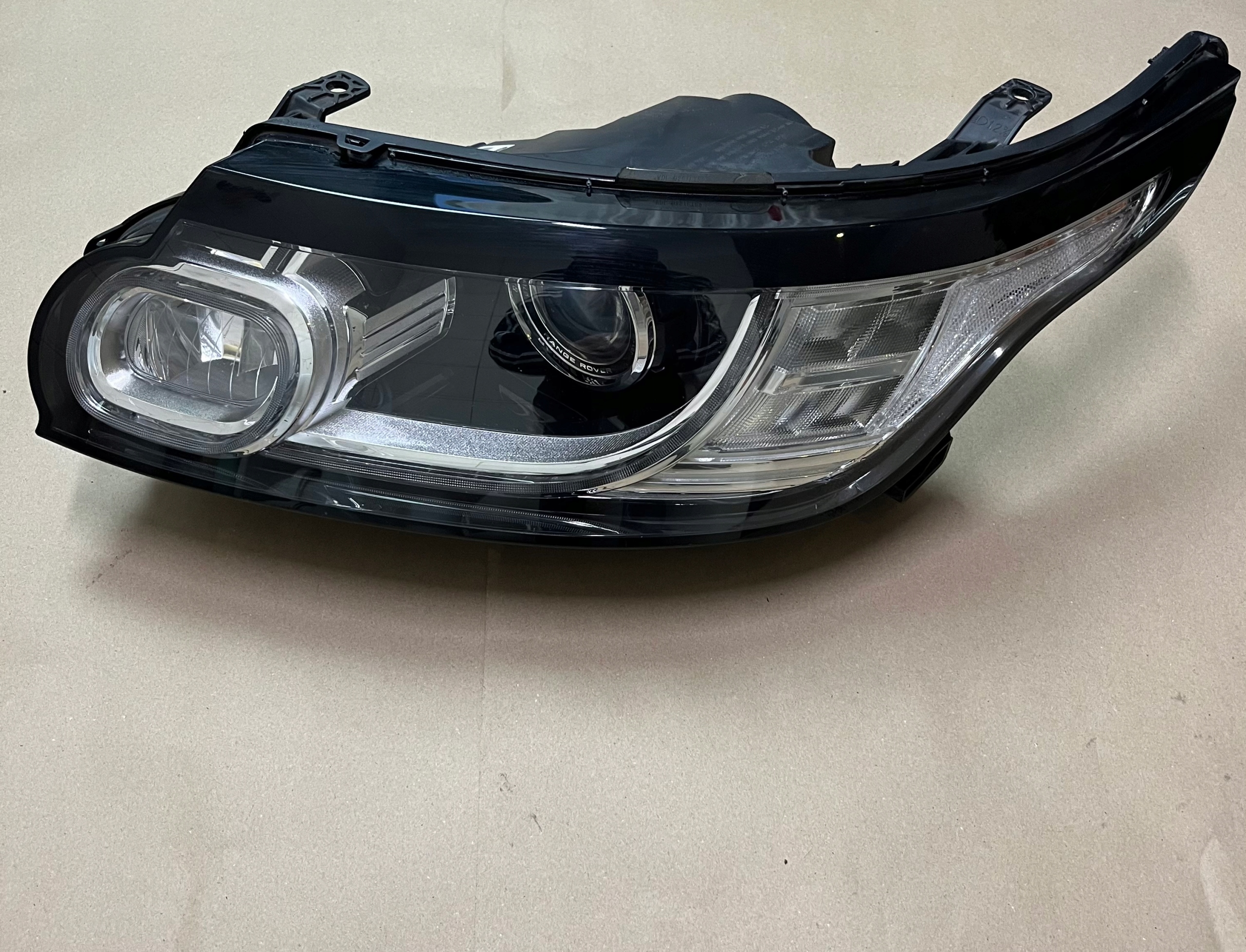 ФАРА ПЕРЕДНЯ ЛІВА Ленд ровер Range Rover Sport L494