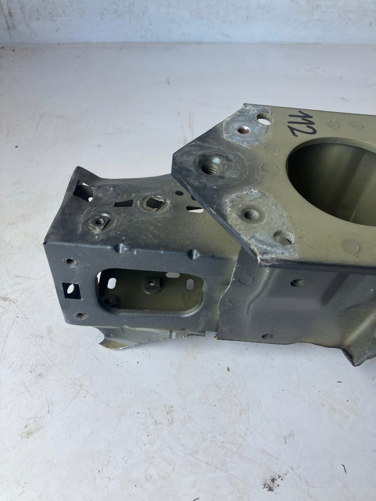 quarter quarter holder supports left front CITROEN C5 III X7