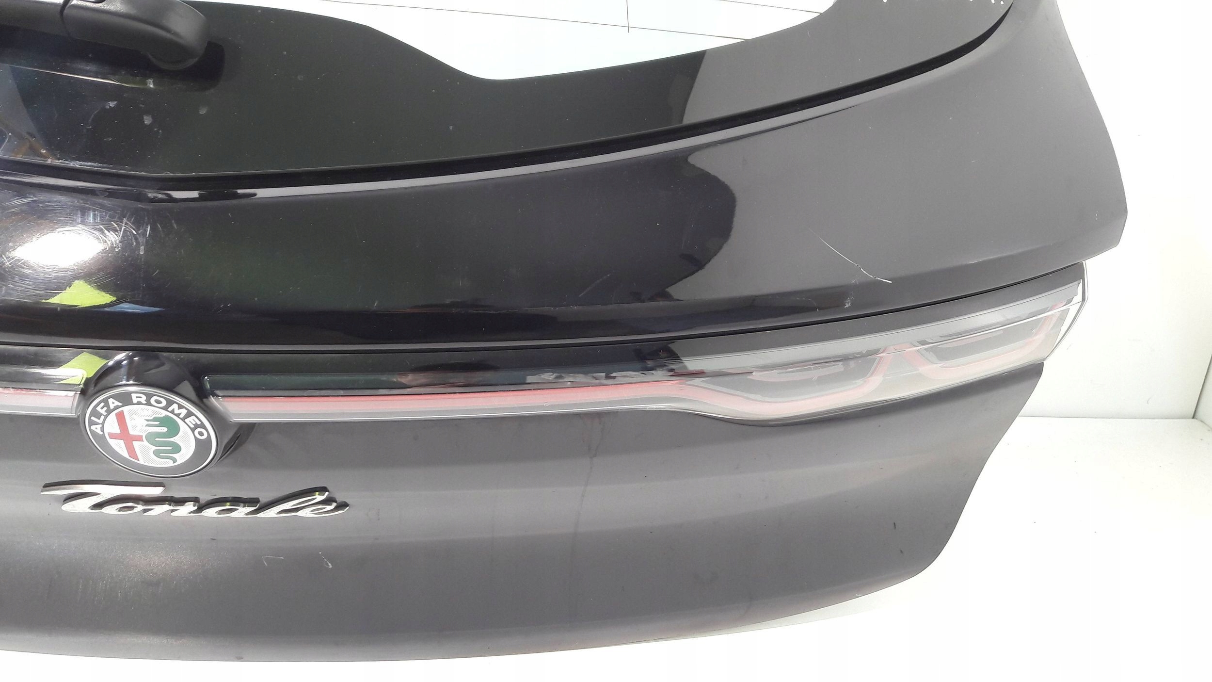 Alfa Romeo Tonale rear trunk door 1(H144)