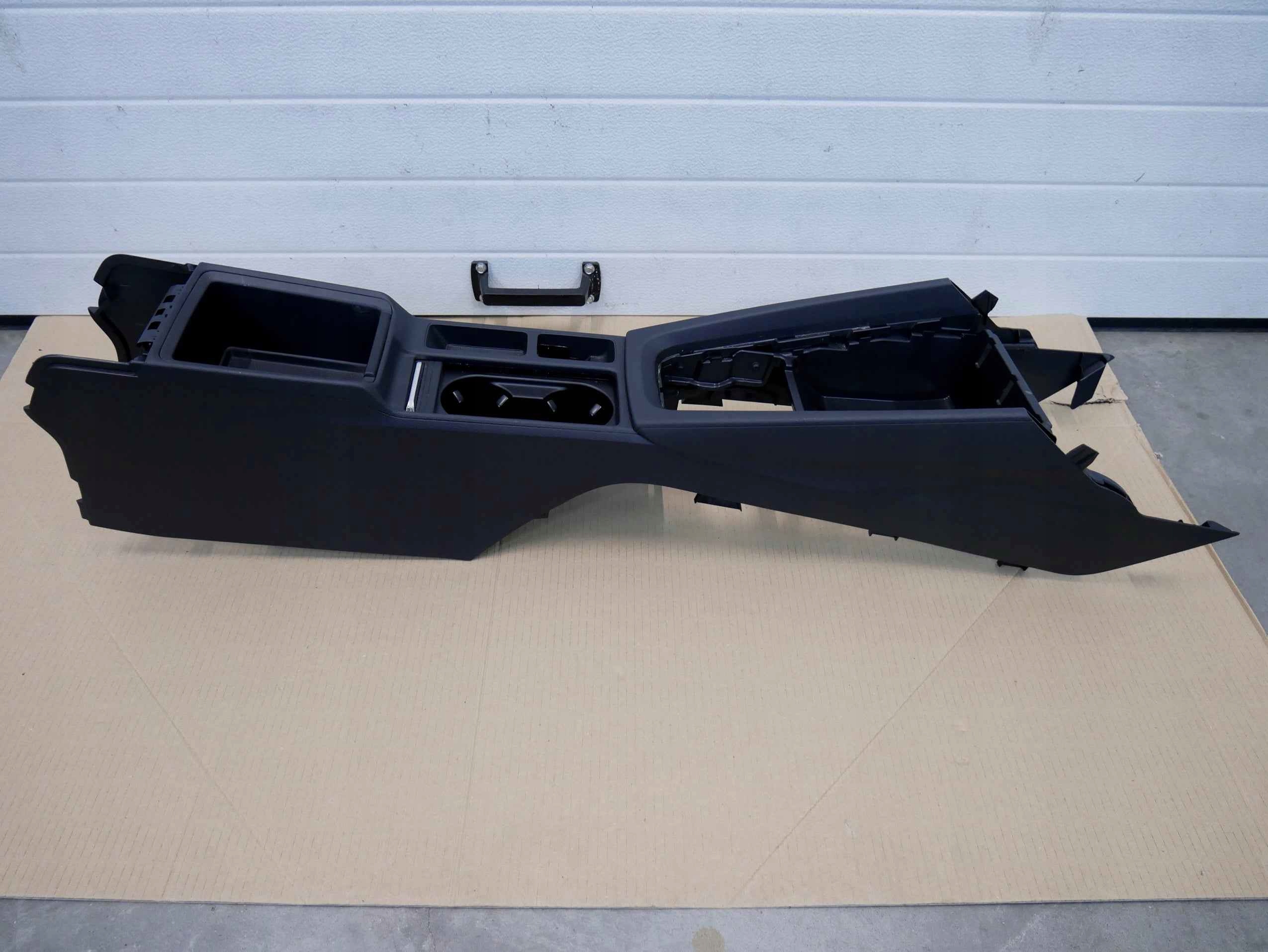 тунель середина 5E4863241B SKODA OCTAVIA IV