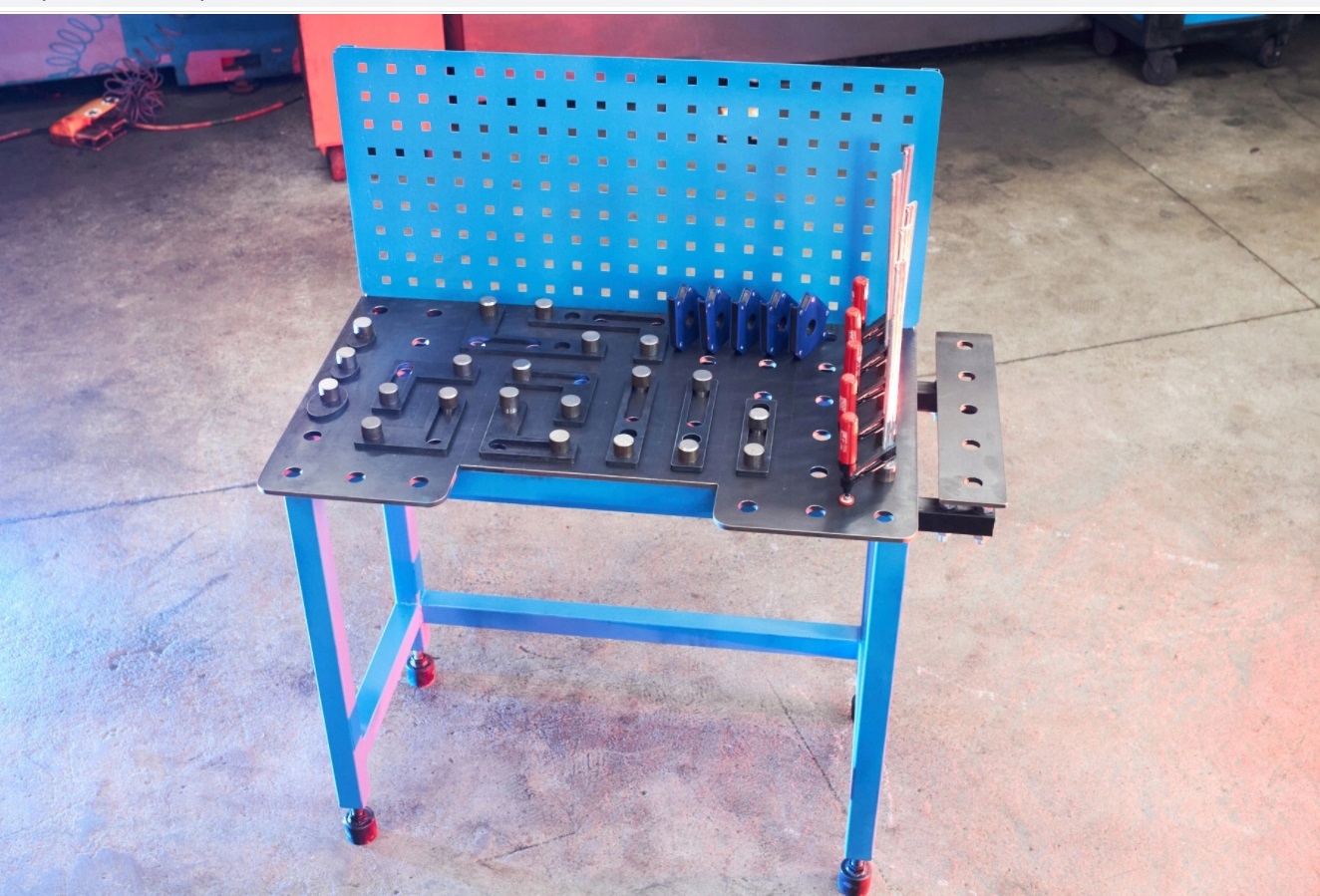 СВАРОЧНЫЙ СТОЛ 1000 X 1000 СИСТЕМА 28 + ИНСТРУМЕНТЫ