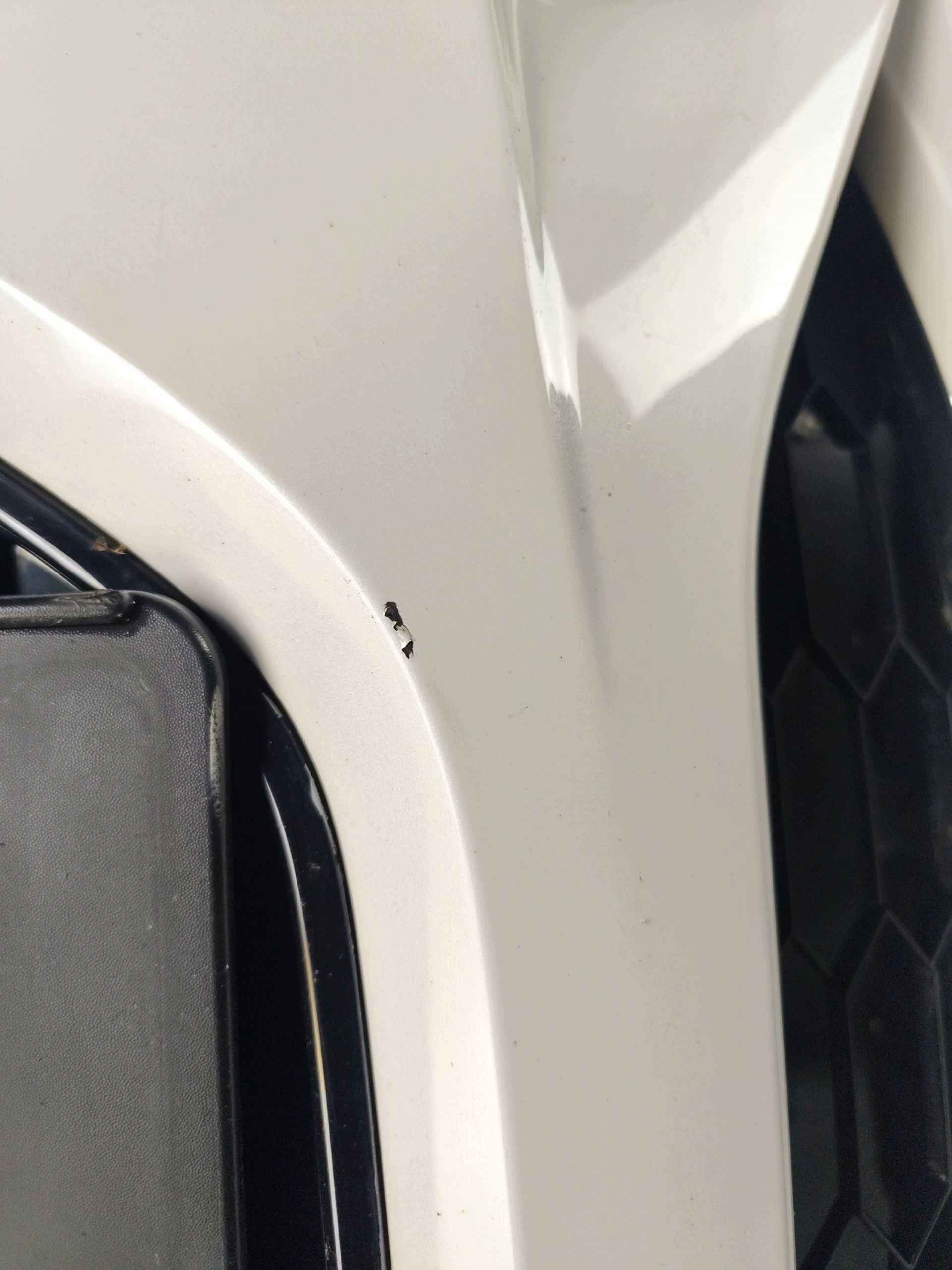 bumper front front HONDA HR-V II (2013-2018) PDC code LAKIERU NH788P