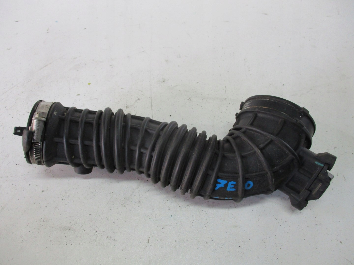 hose pipe intake 7E0129627H