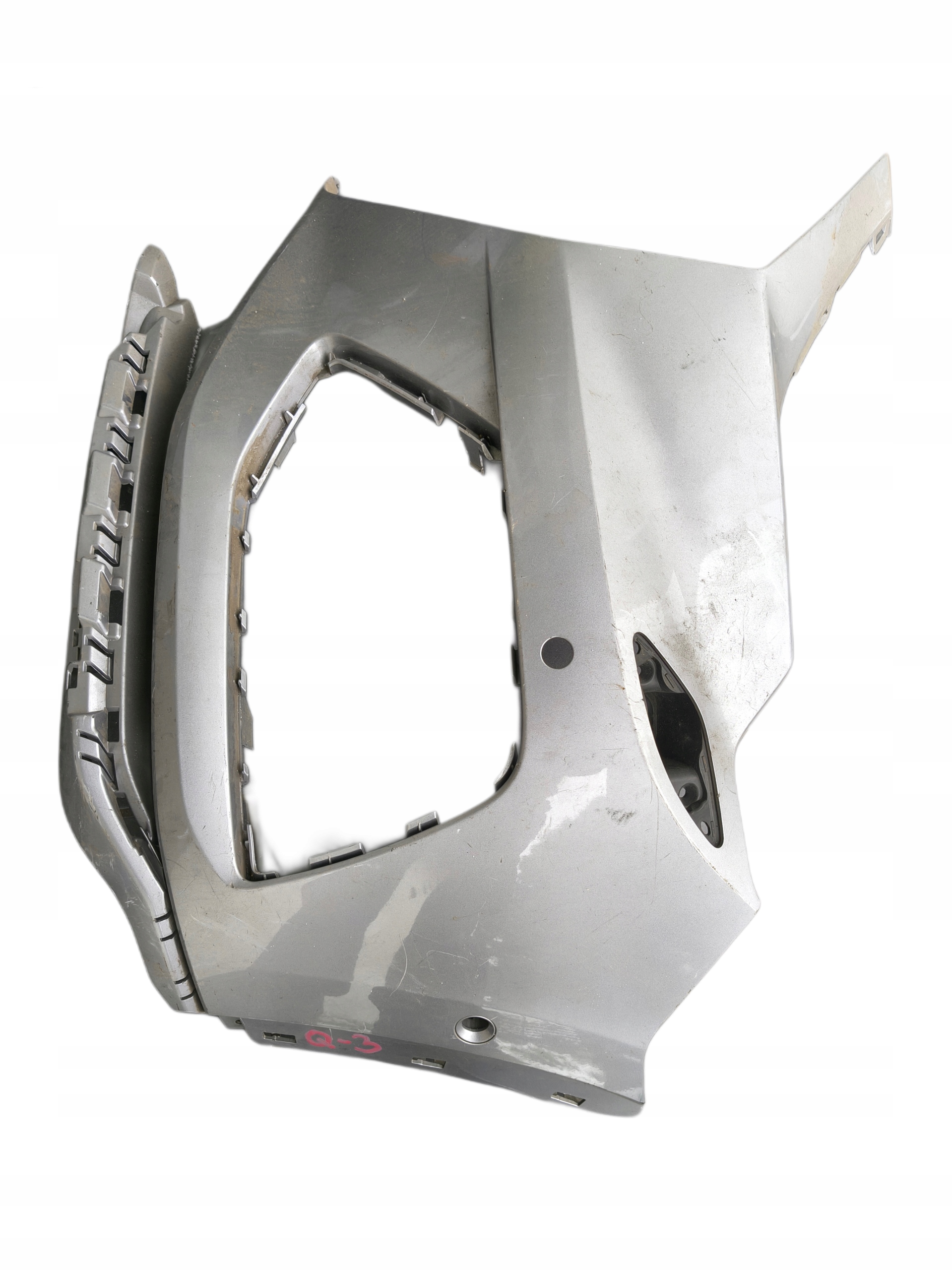 AUDI Q3 83A zderzak przedni lewy 83A807437