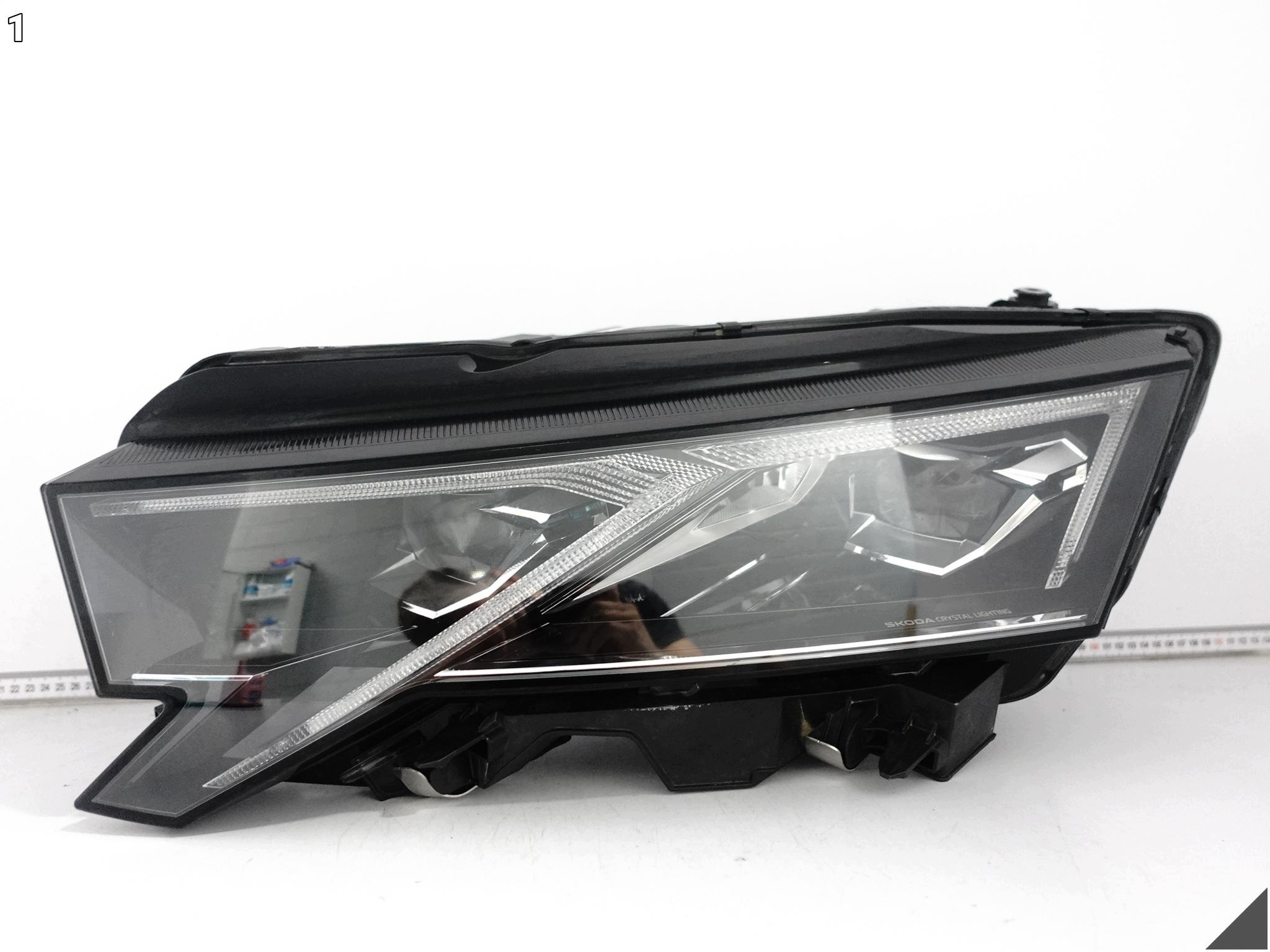 SKODA OCTAVIA IV 4 5E4 LIFT 24- light CRYSTAL FULL LED left front EU LADNA