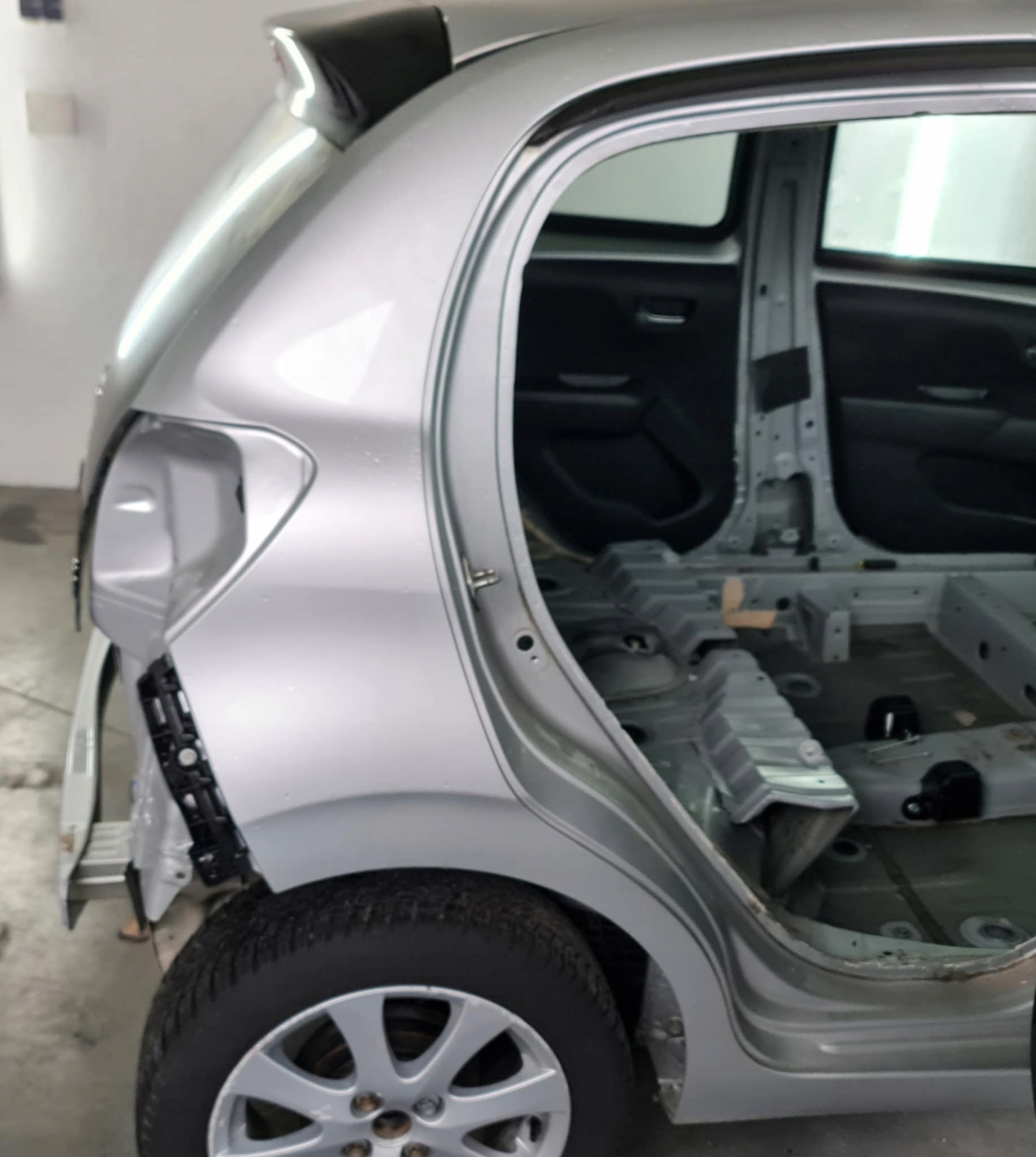 Gurten heck LADEBODEN Kotflügel links,rechts PEUGEOT 108 5DRZWI KTB