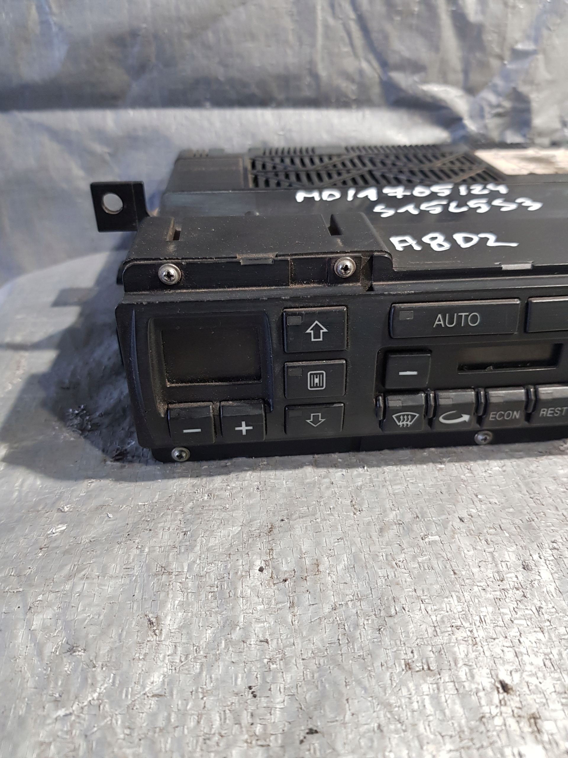 Panel klimatizaci klími Audi A8D2 OE 4D0820043C