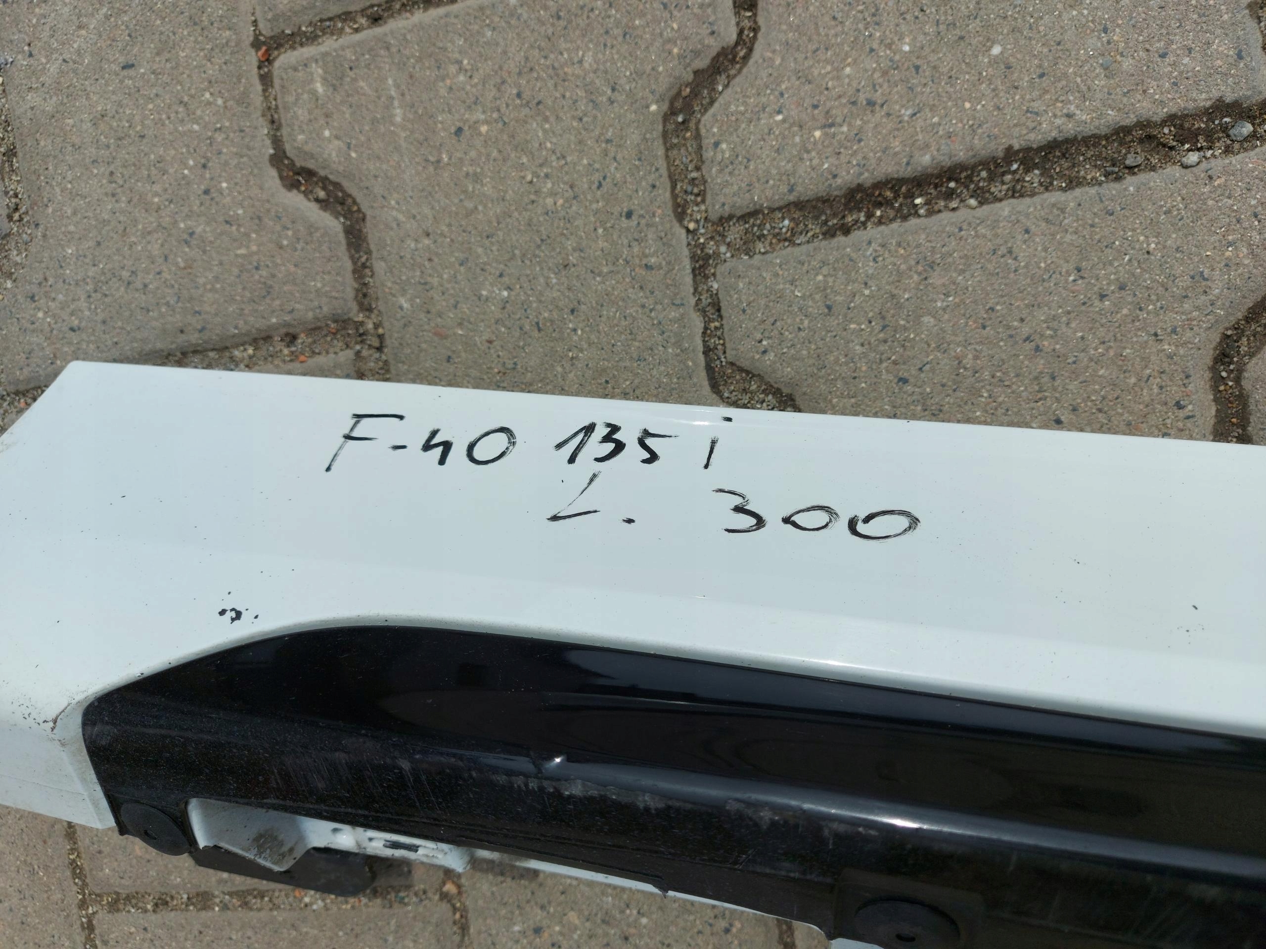 BMW F40 M135i moulding threshold left 8072573
