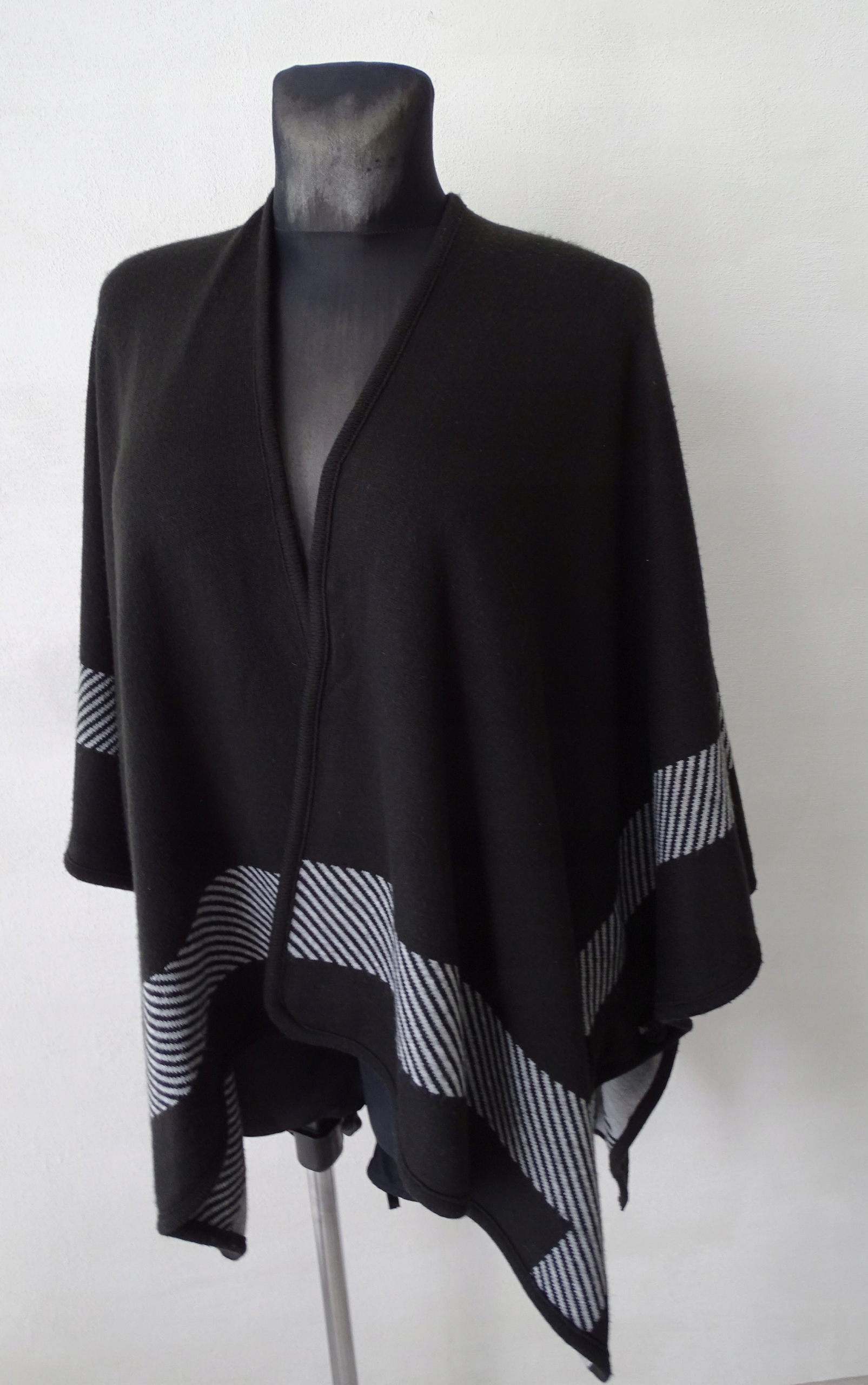 outlet damski Sweter Ponczo one size