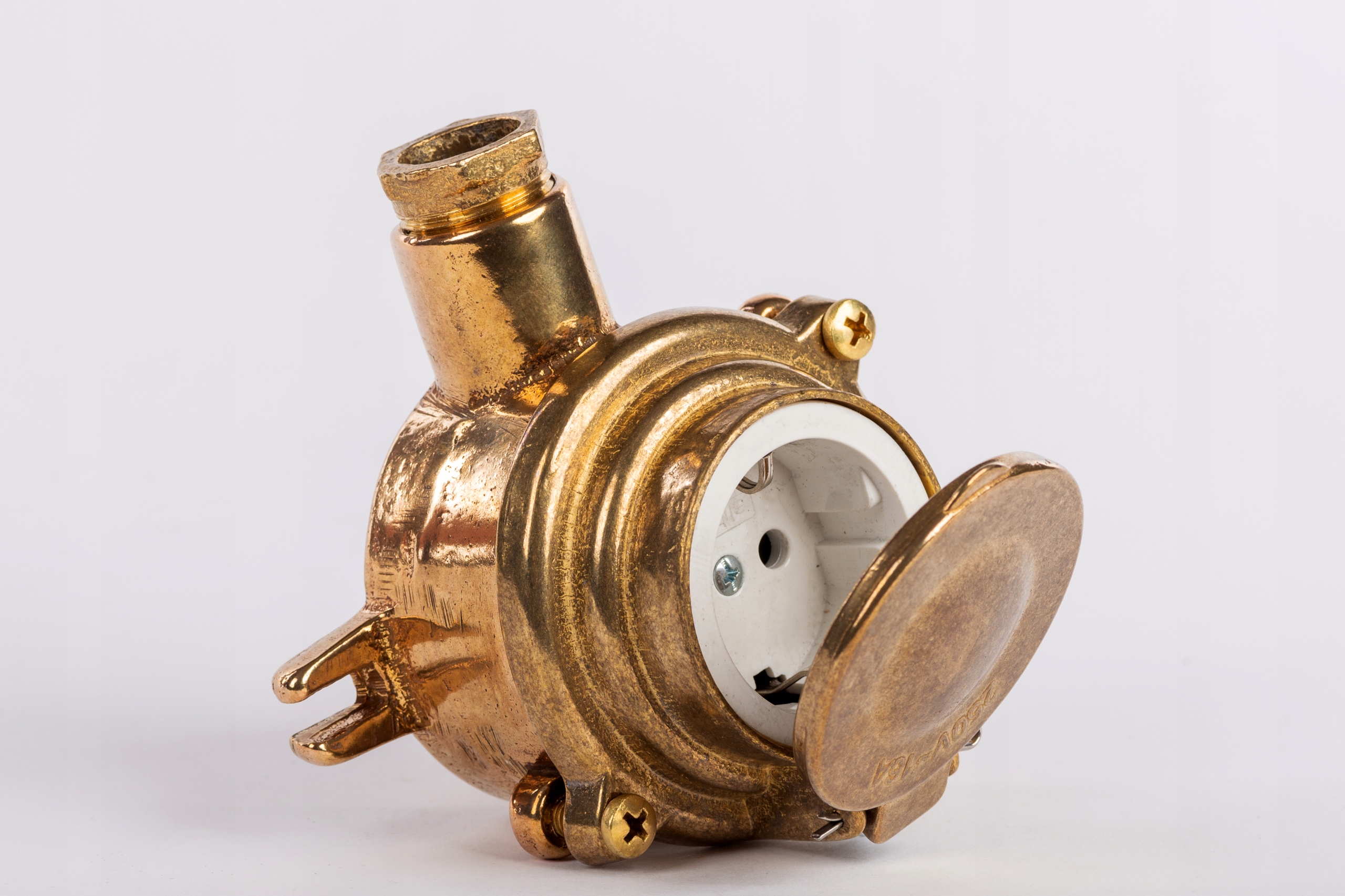 Mosadzná zásuvka brass Premium Top na omietku biela stredová Loft Výrobca!