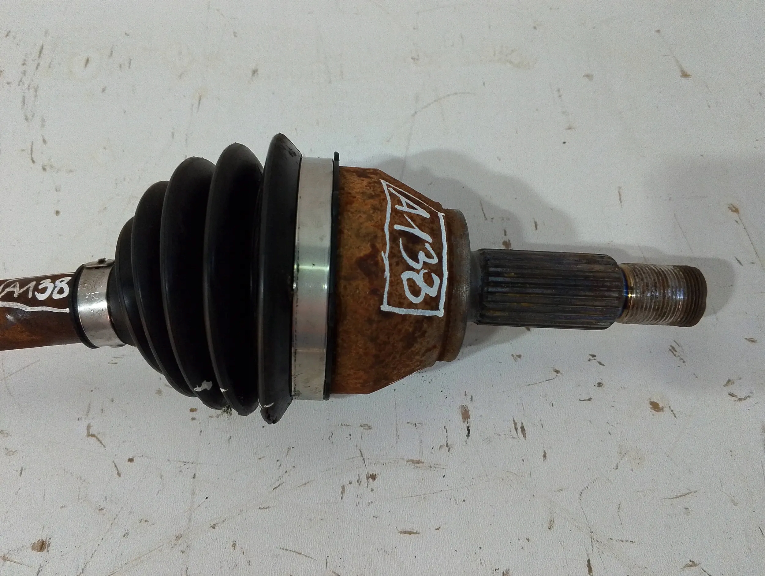 Ford Fiesta MK7 1,5TDCI semi-axis front left 8V513B436CD (A138)