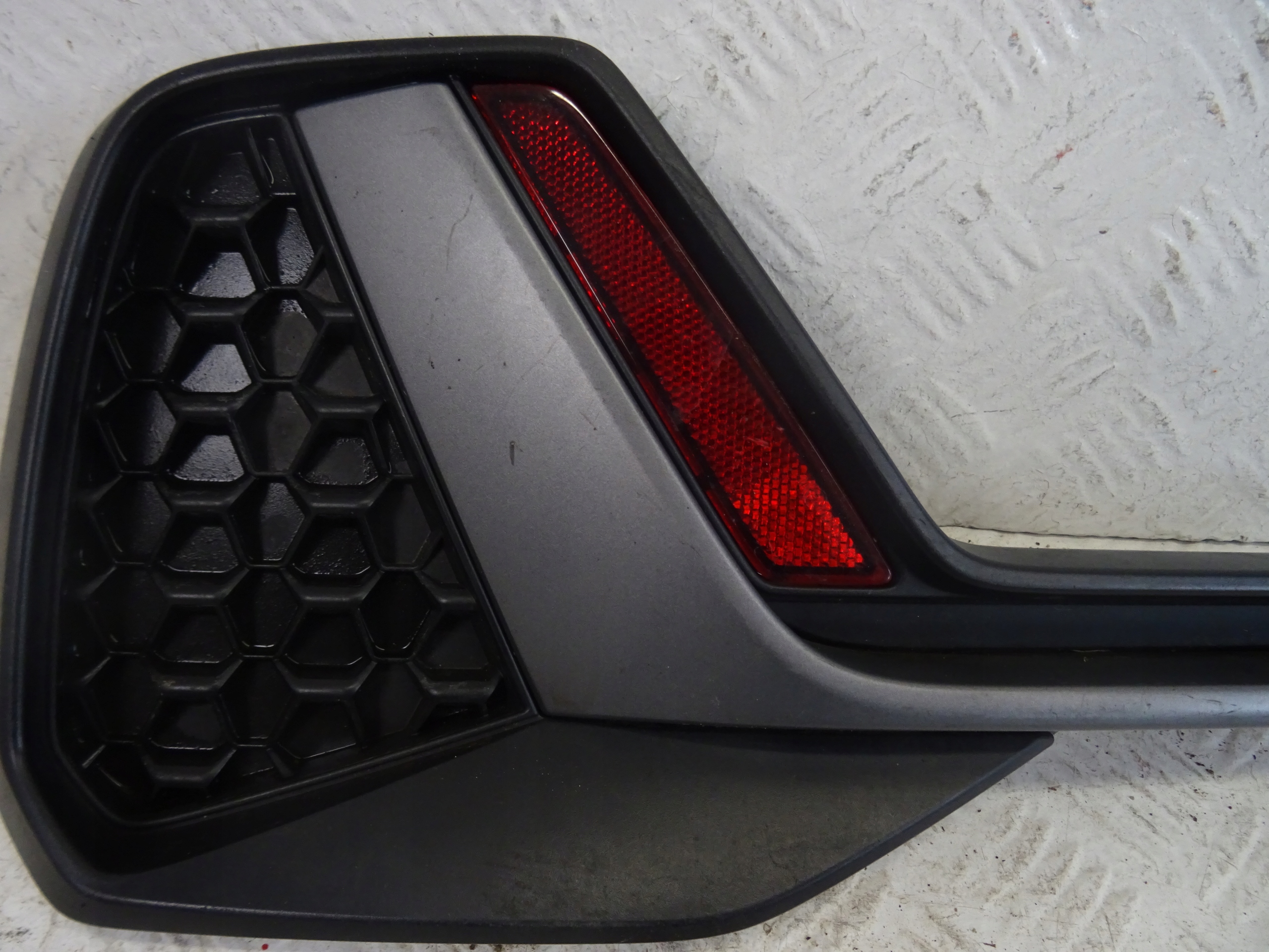 grid of a bumper left rear part AUDI A1 S-LINE 82A 82A807833B