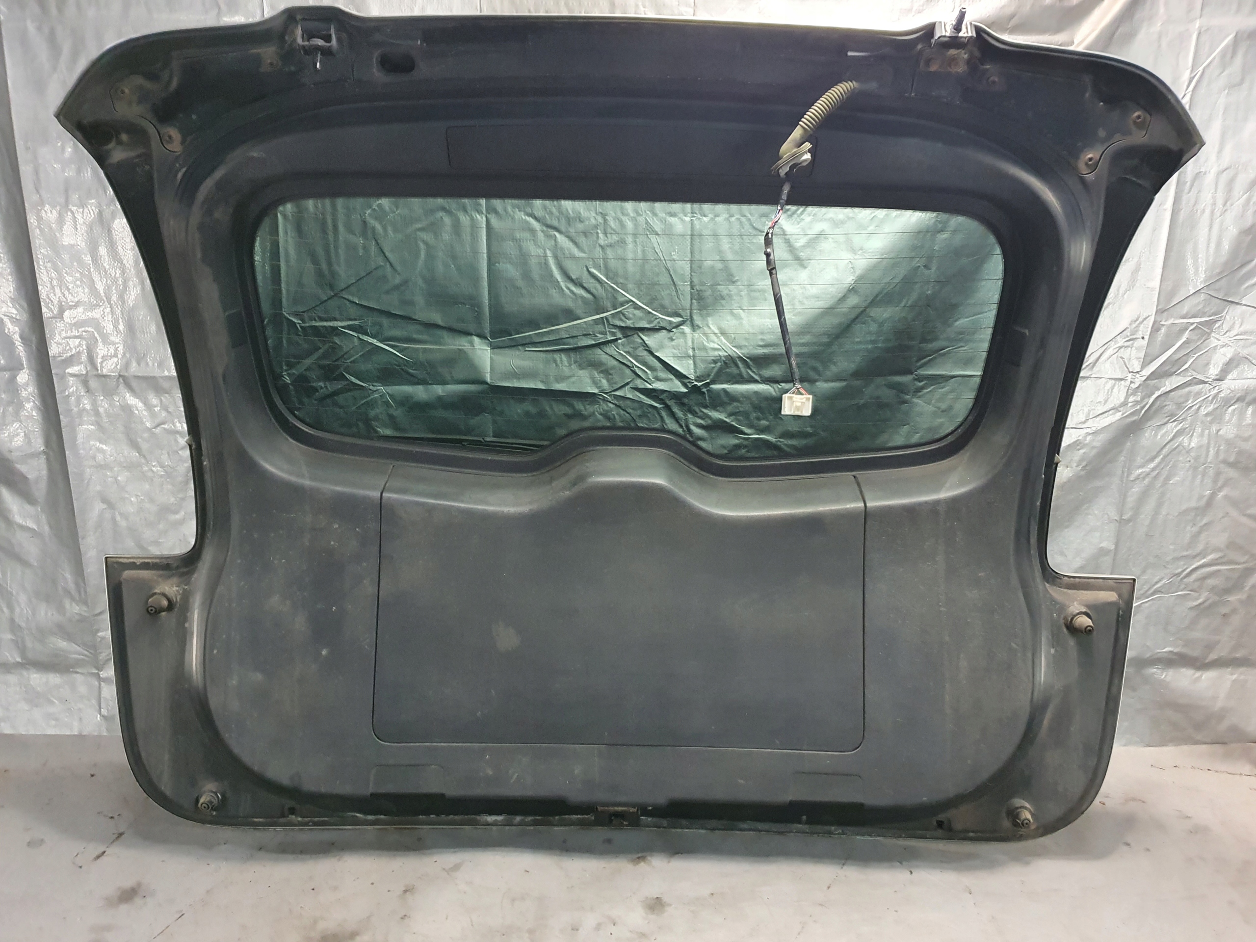 trunk door boot MAZDA 5 V and 05-10r.