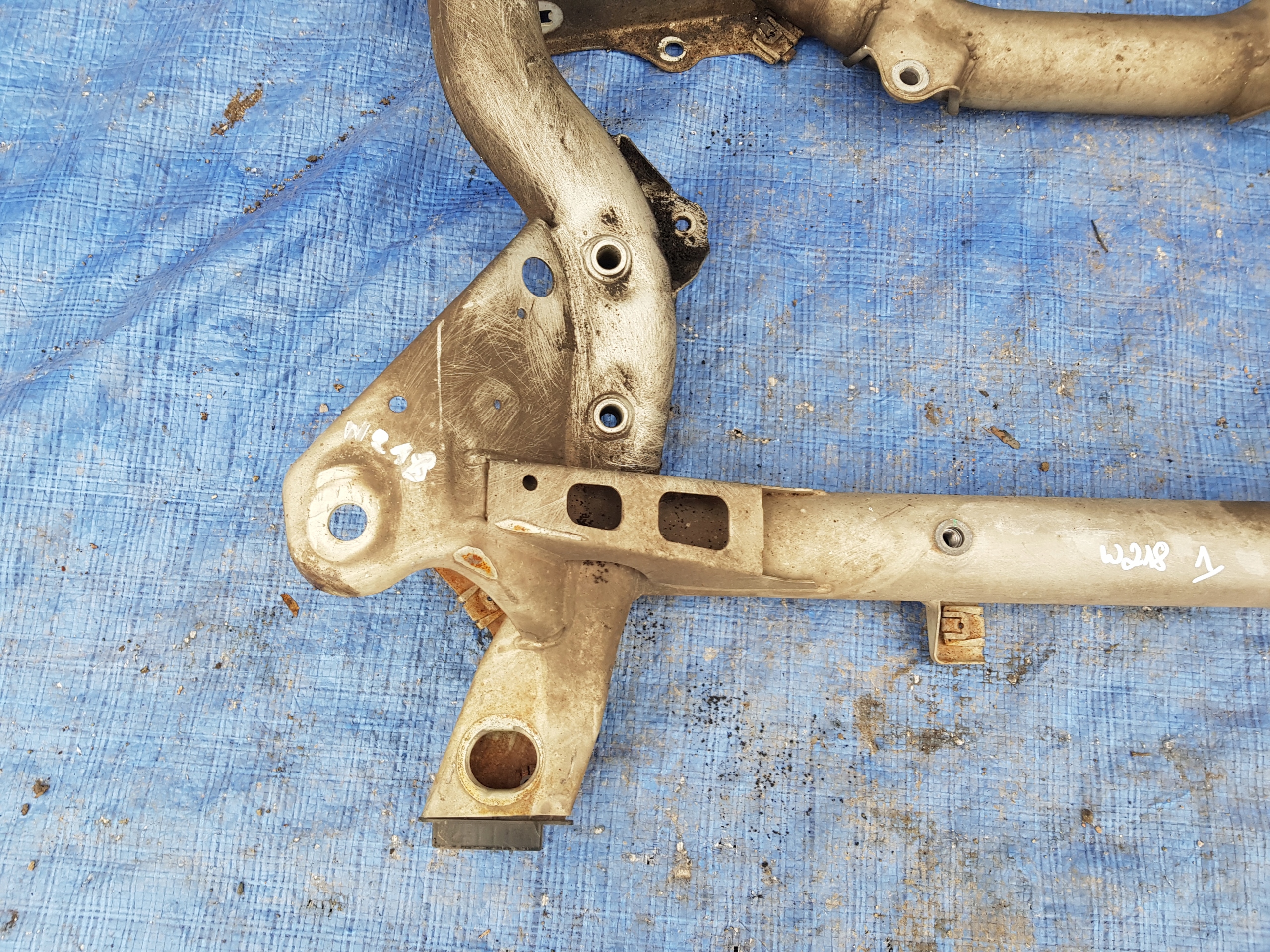 axle beam front MERCEDES CLS W218 sider subframe axle beam