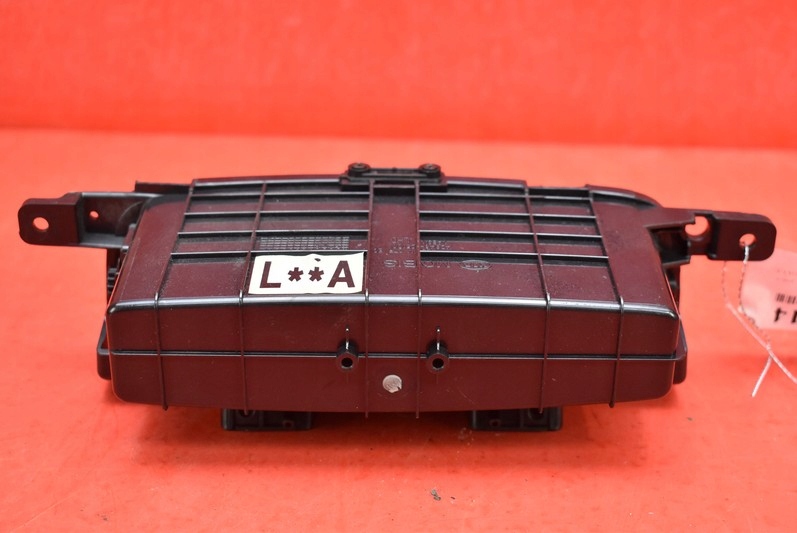 passenger compartment central 4D846-25100 KIA CARNIVAL 2 II 06-10