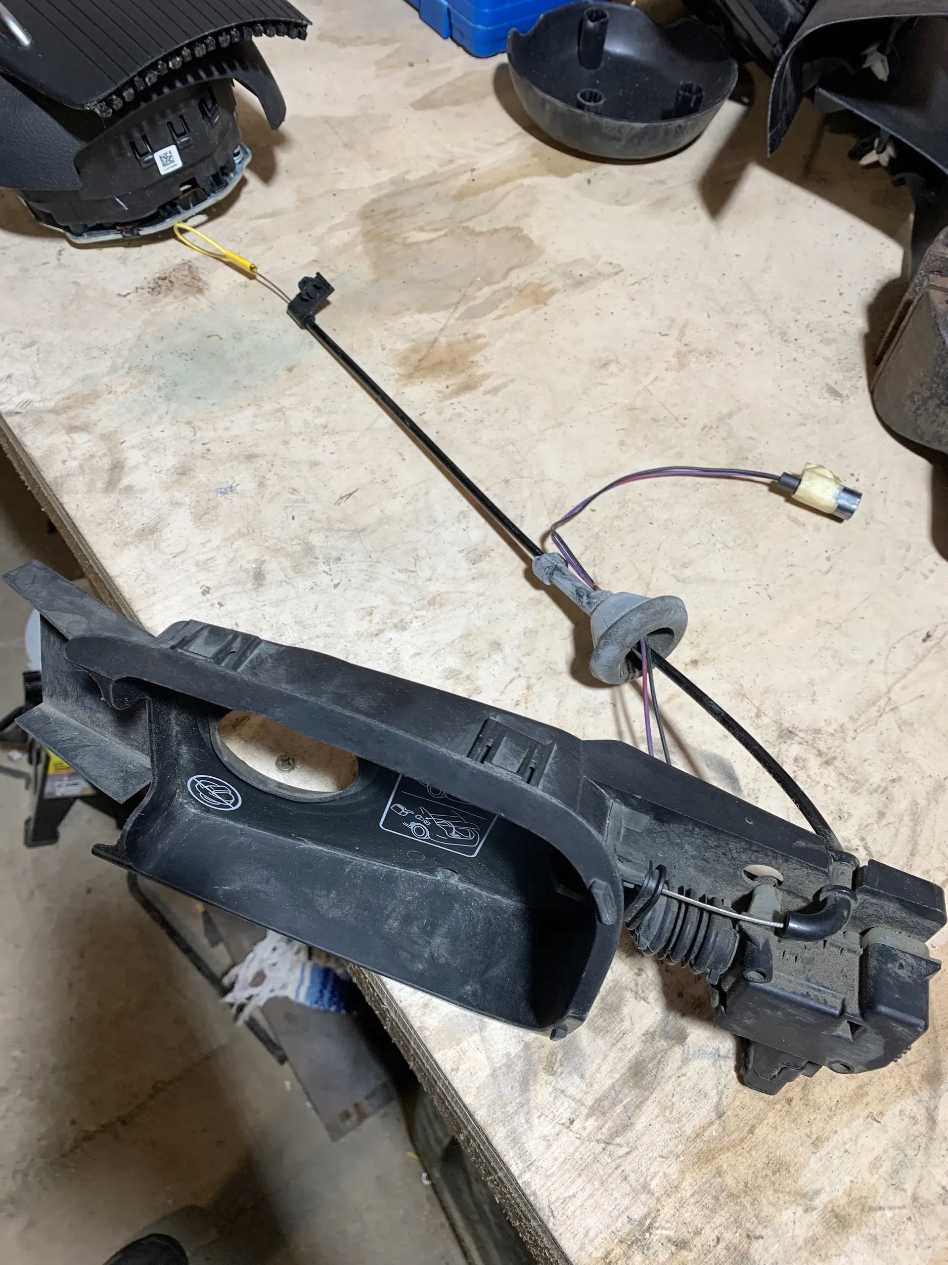 Dodge Charger 2015 Wlewy paliwa