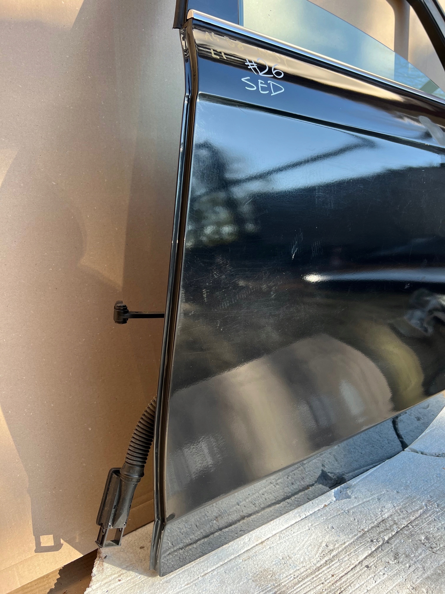 AUDI A4 B8 sedan door left rear. left rear part LZ9Y